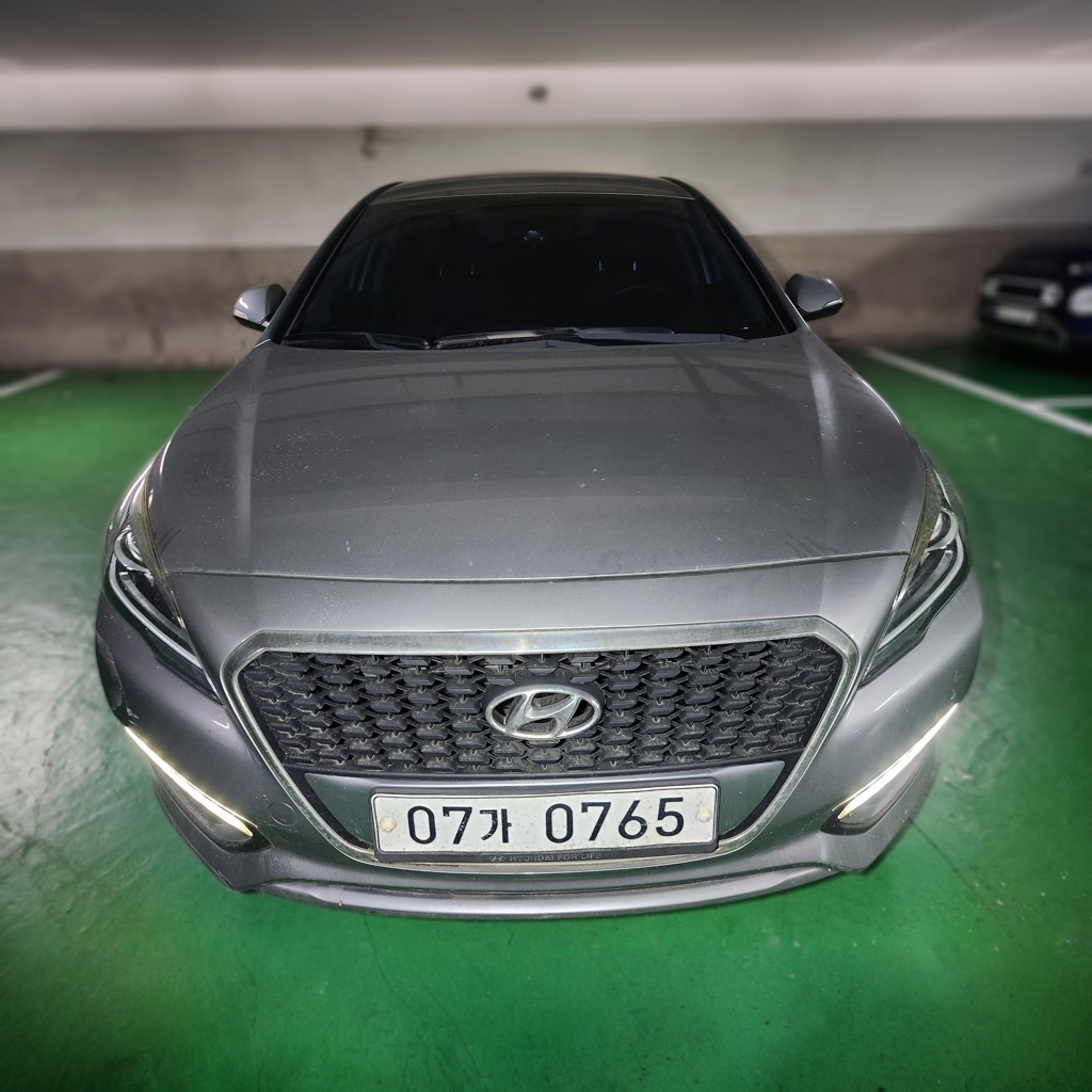 Hyundai LF Sonata Hybrid