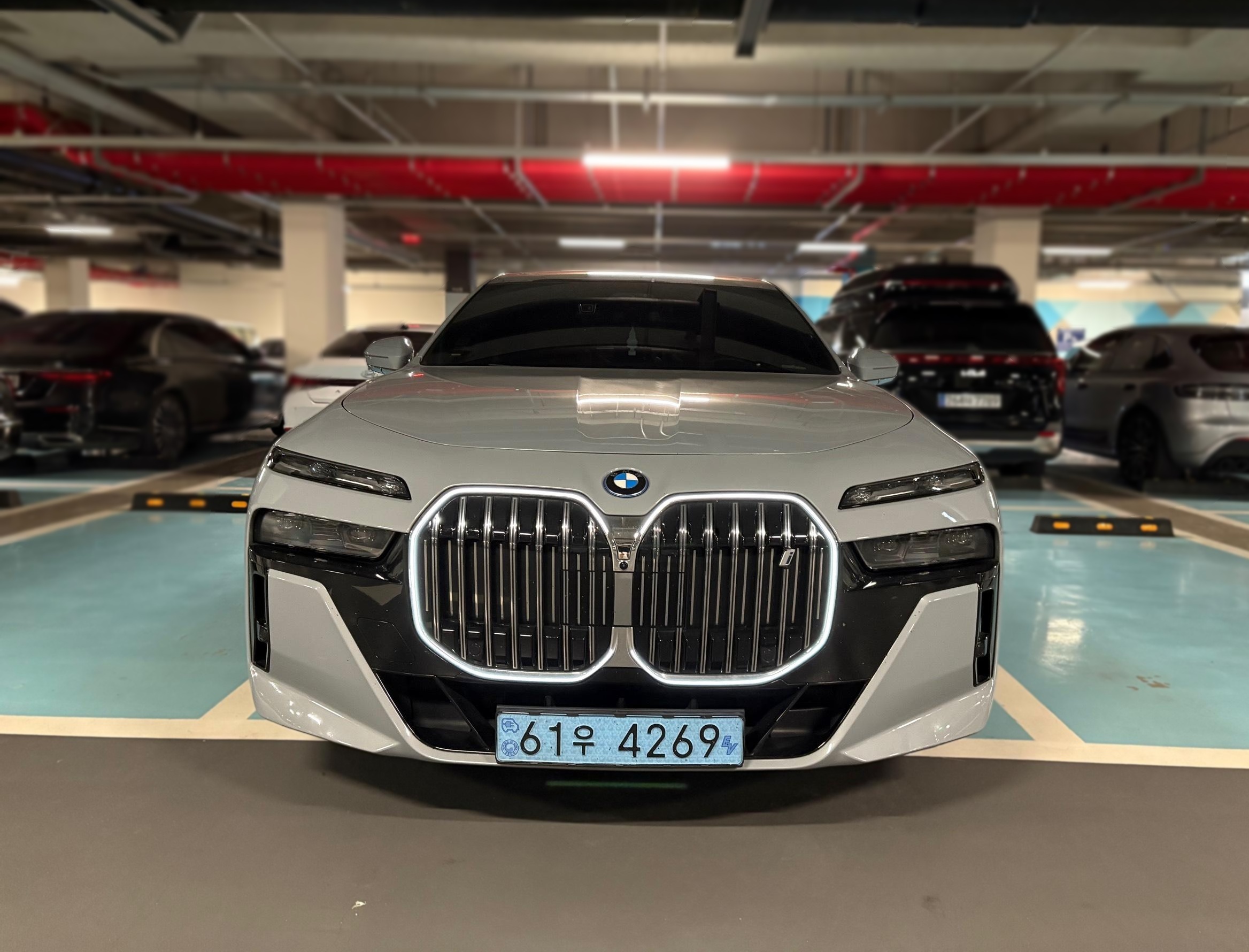 BMW i7