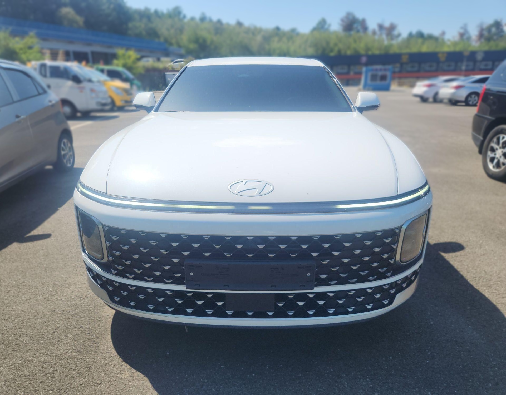 Hyundai The All-New Grandeur (GN7)