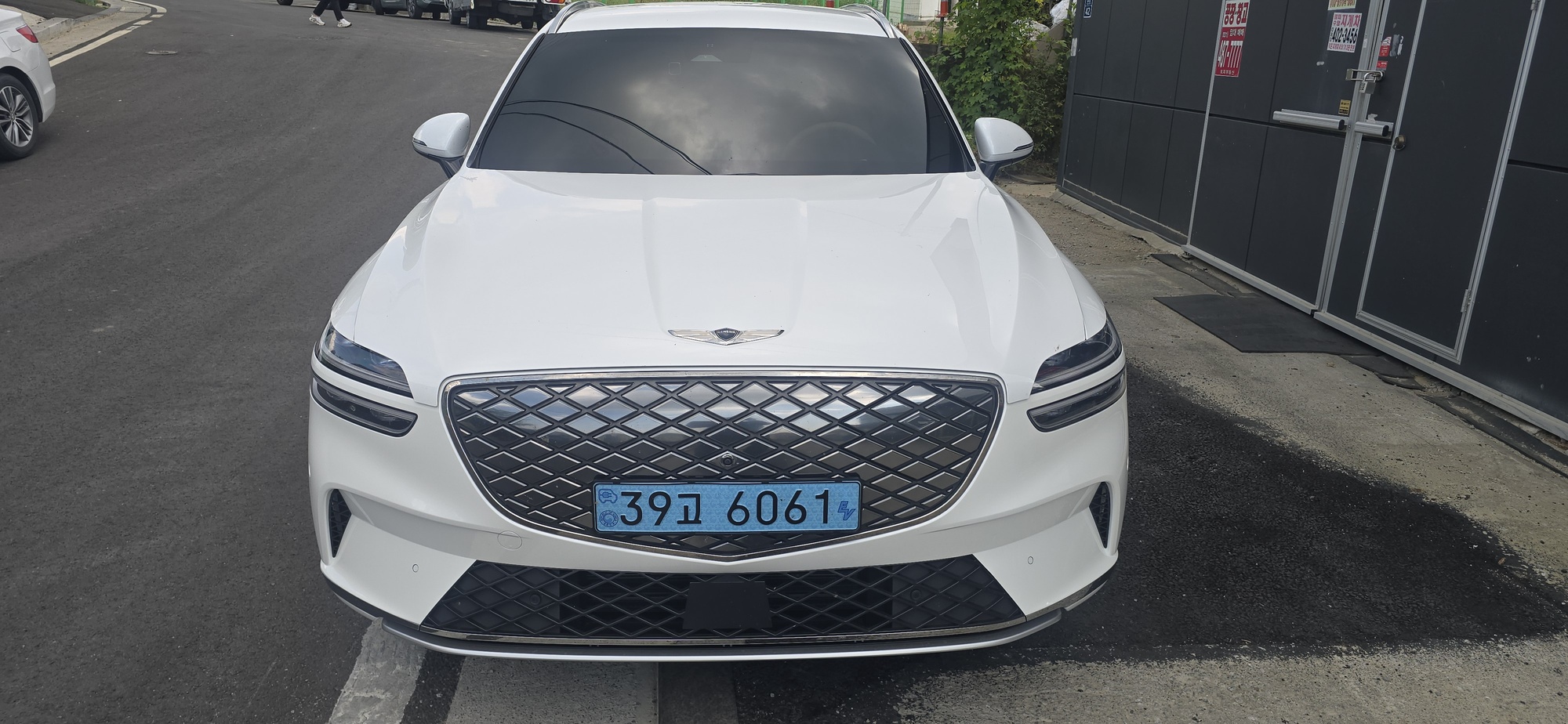 Genesis Electrified GV70