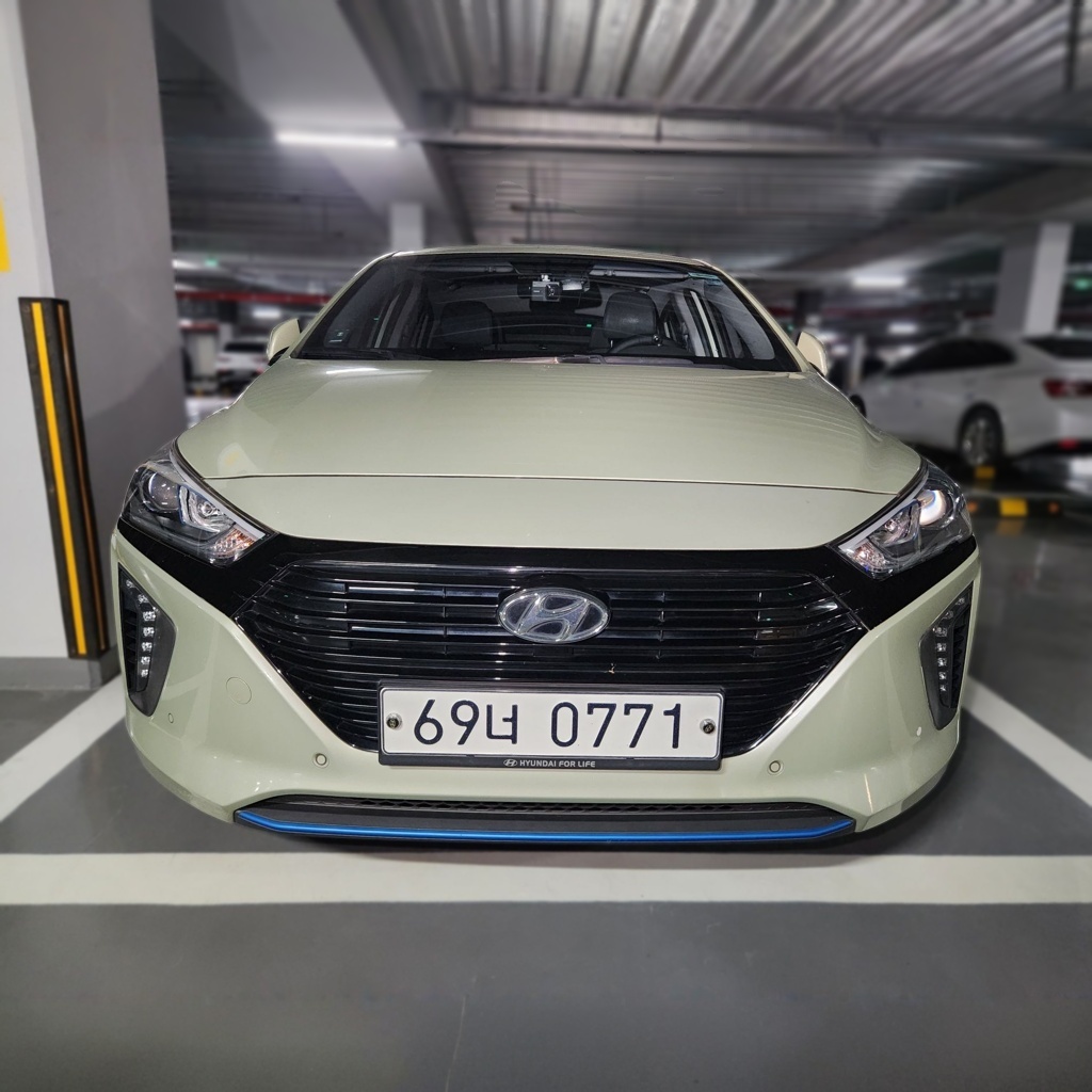 Hyundai IONIQ