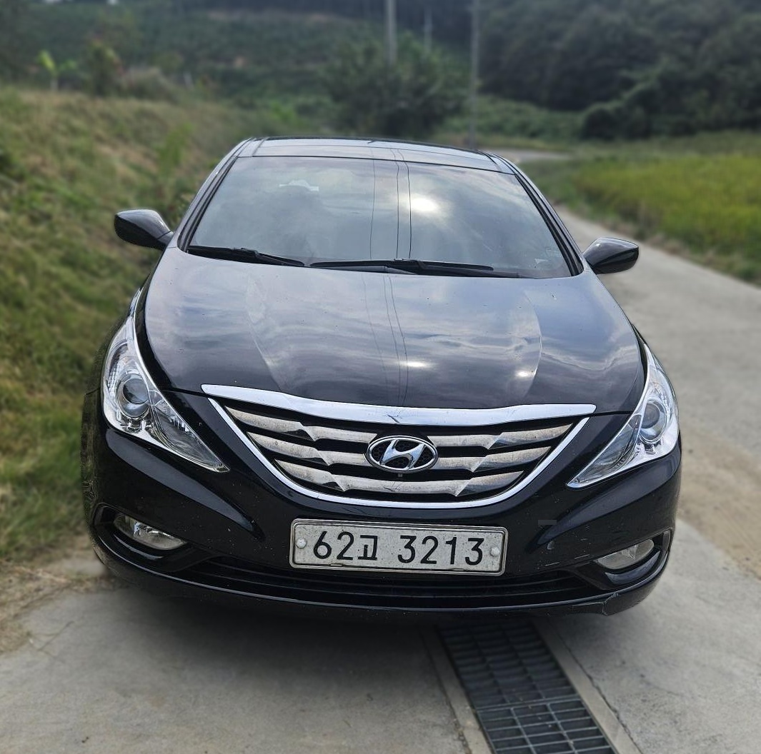 Hyundai YF Sonata