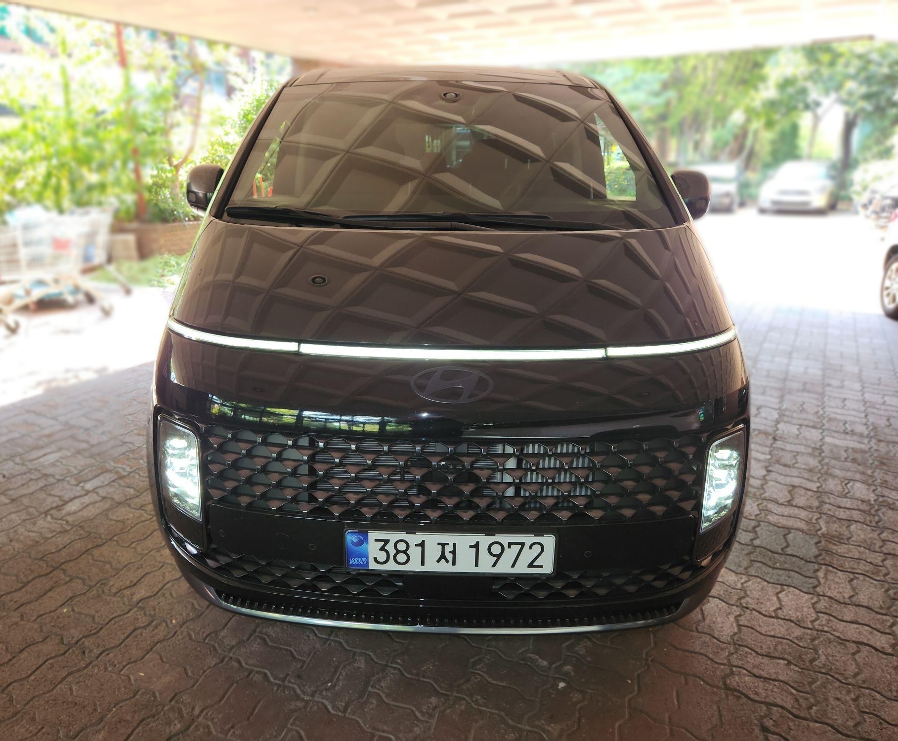 Hyundai Staria Hybrid