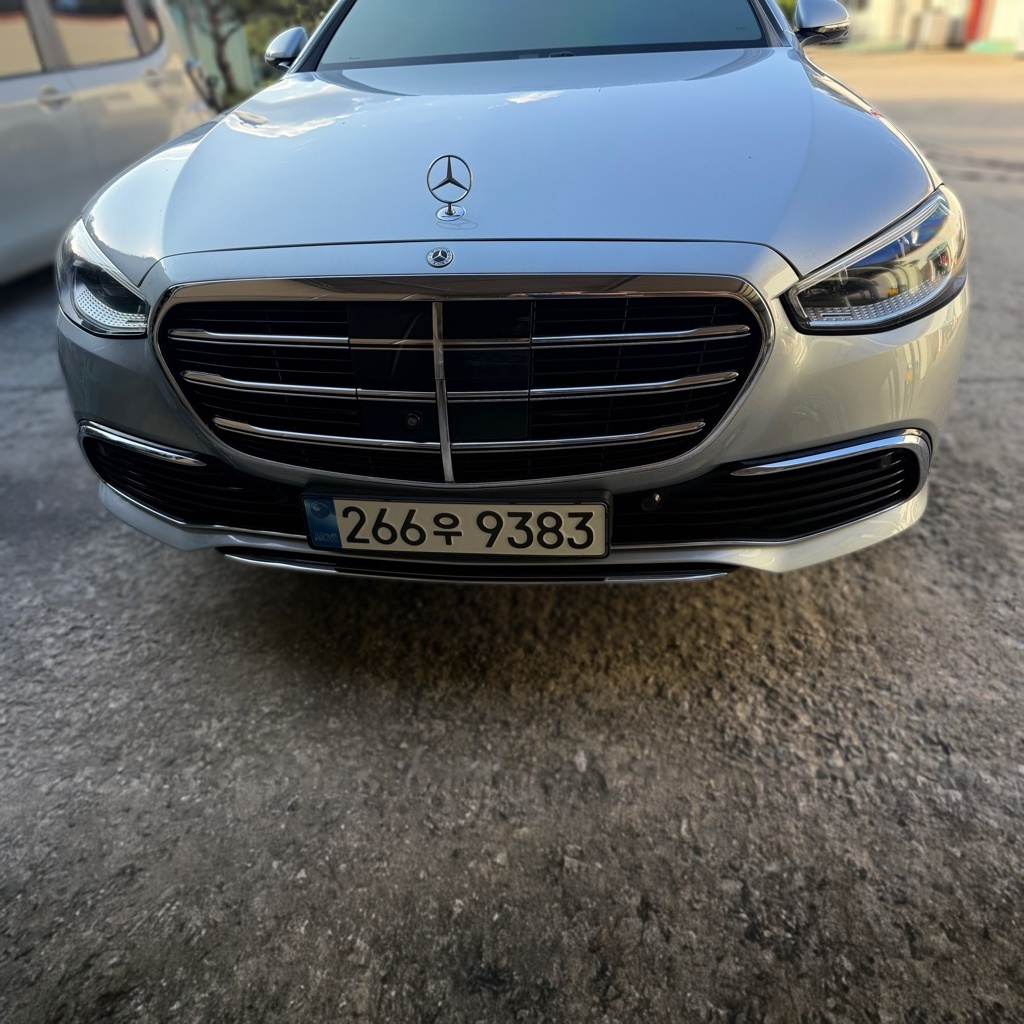 Mercedes-Benz S-Class (W223)