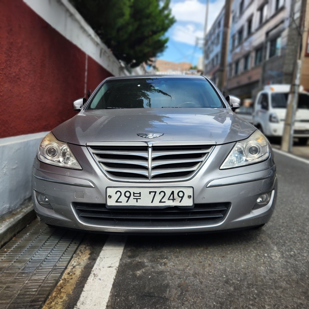 Hyundai Genesis