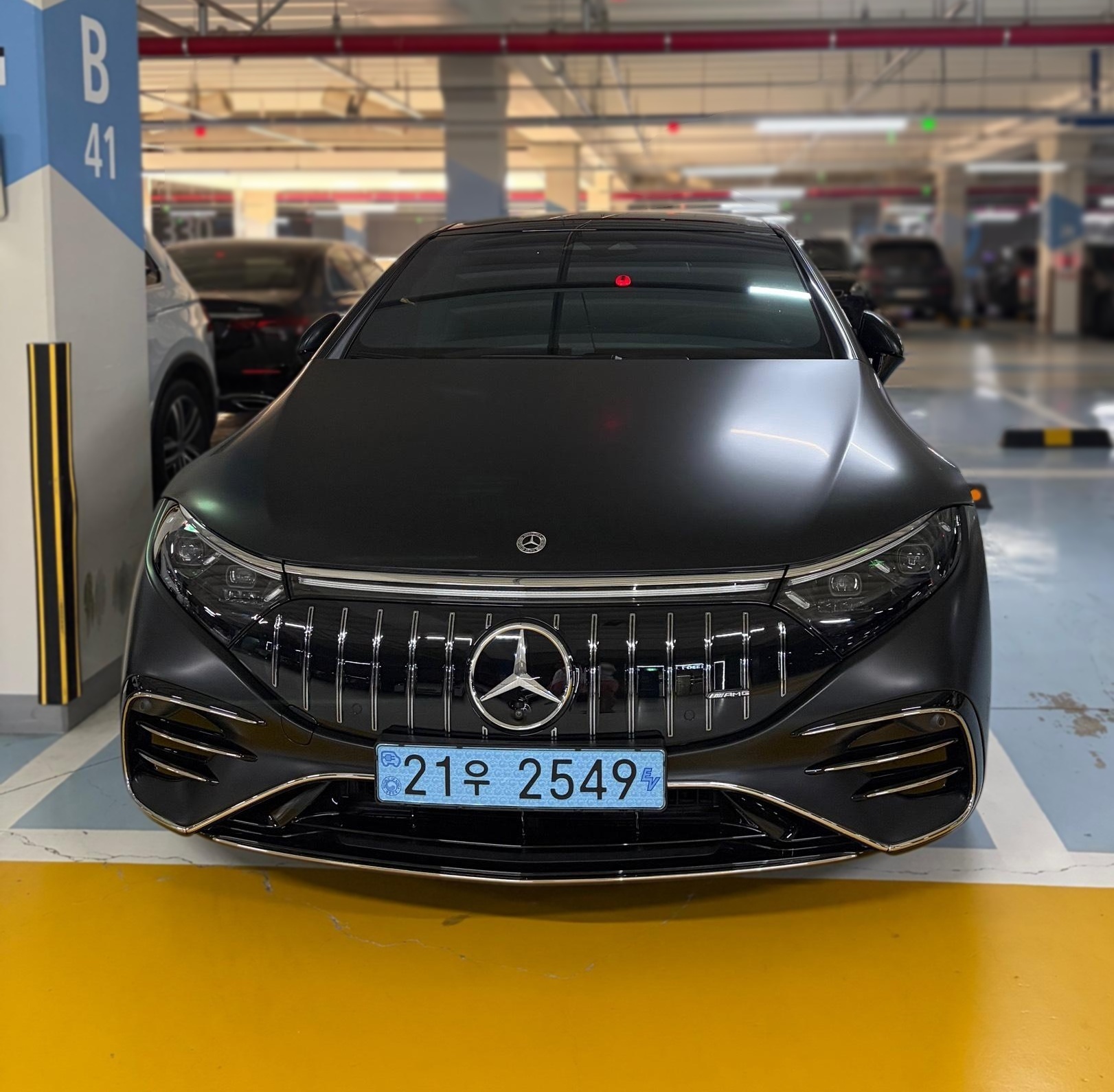 Mercedes-Benz EQS V297