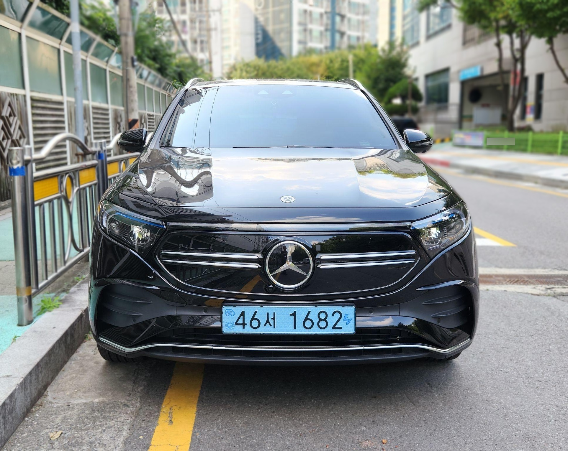 Mercedes-Benz EQA H243
