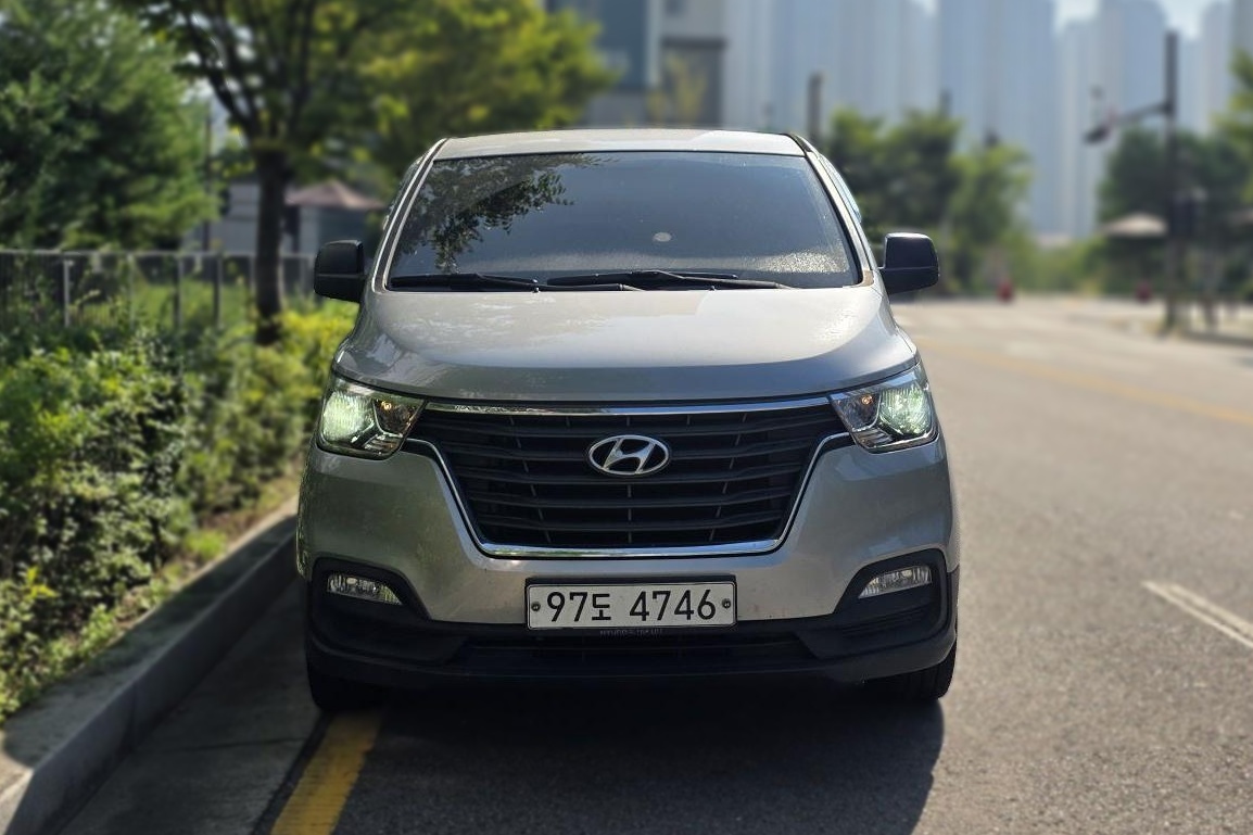 Hyundai The New Grand Starex