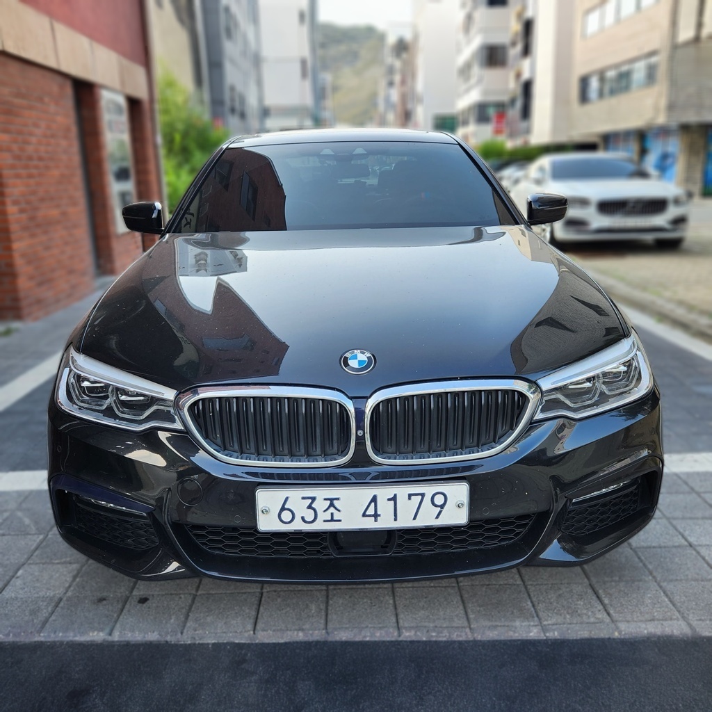 BMW 5 Series (G30)