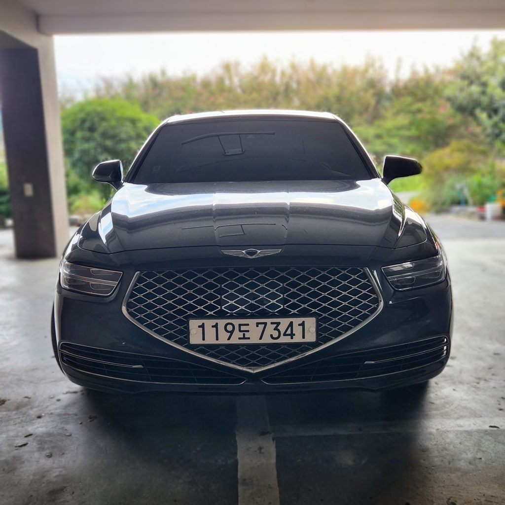 Genesis G90