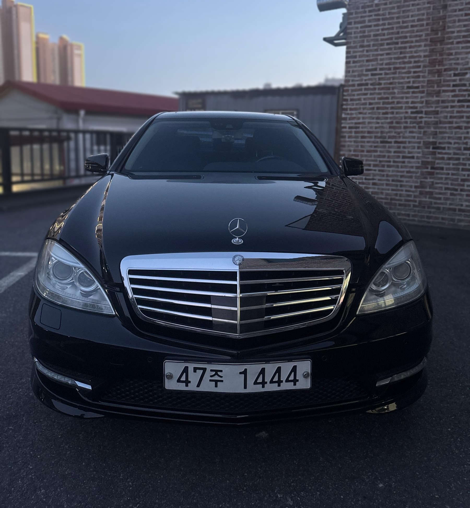 Mercedes-Benz S-Class (W221)