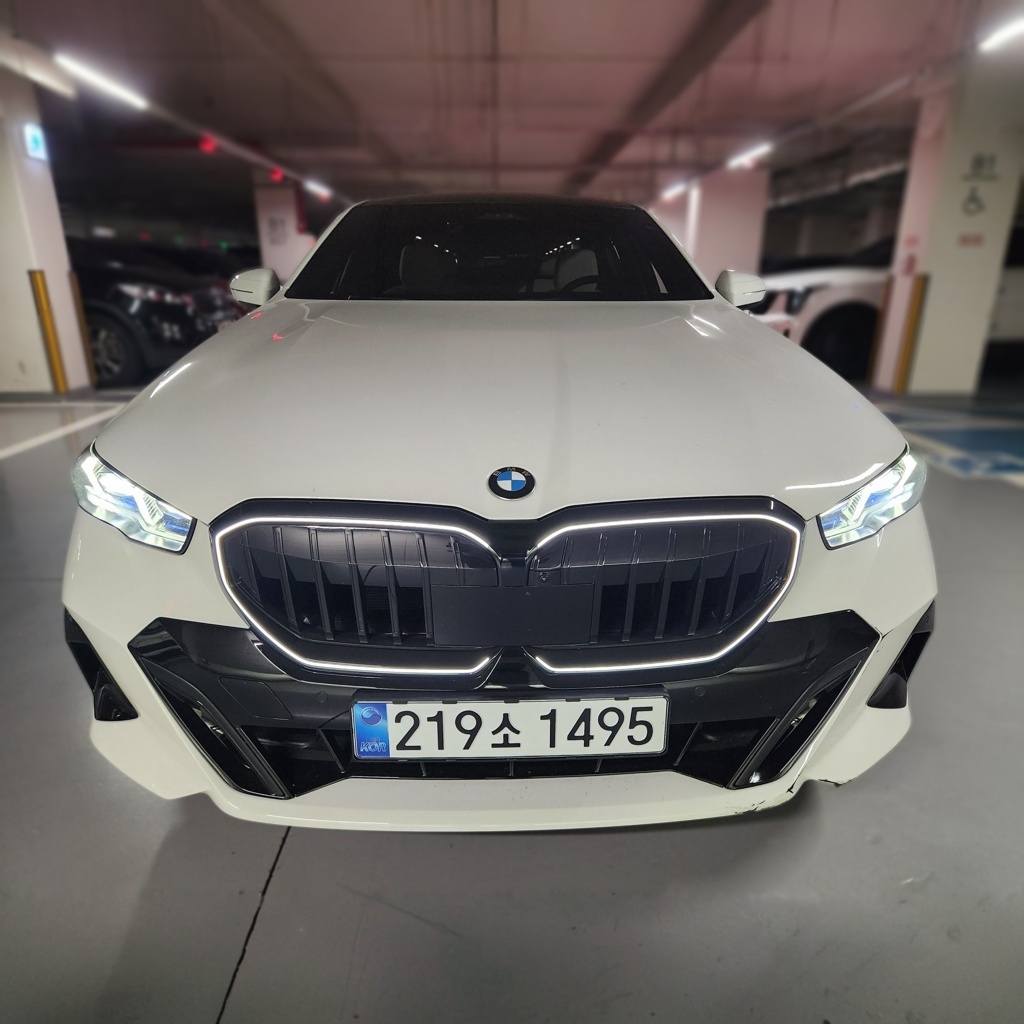 BMW 5 Series (G60)
