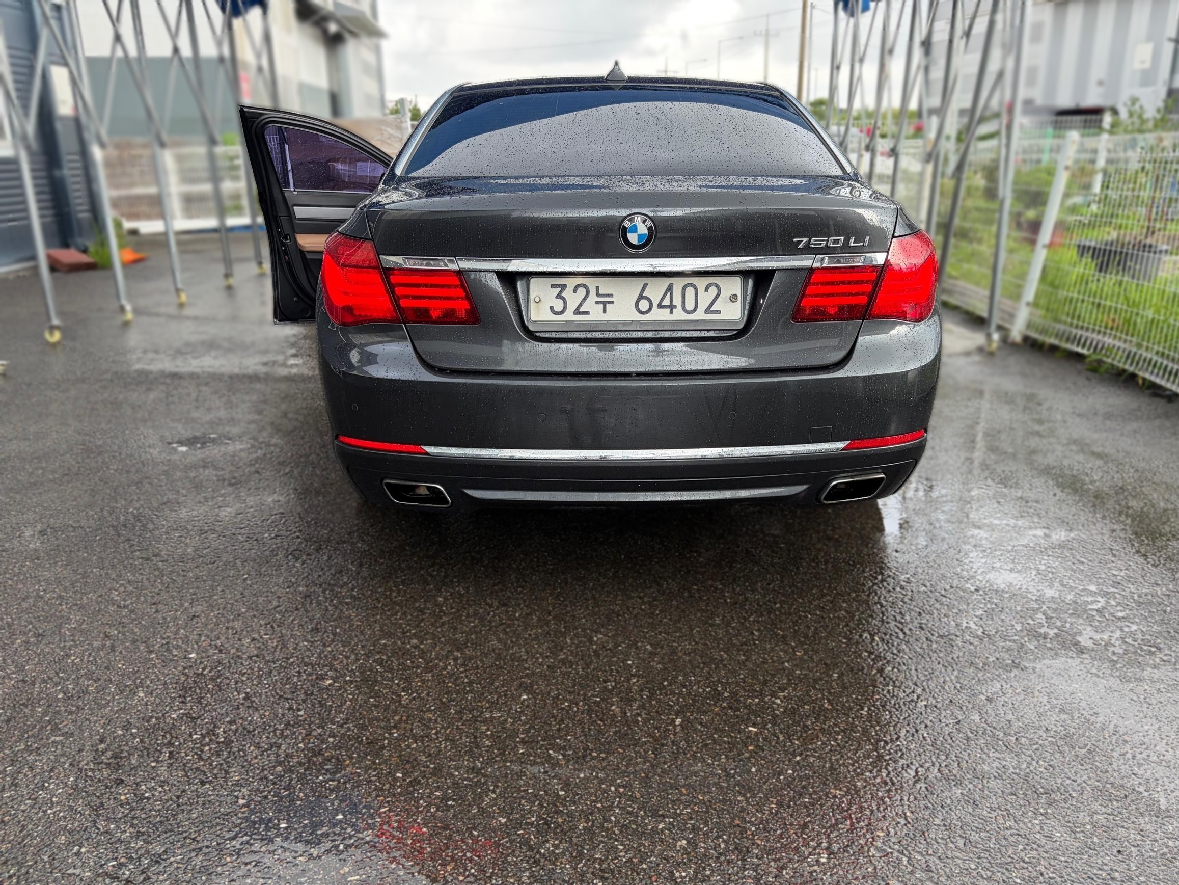 BMW 7 Series (F01)