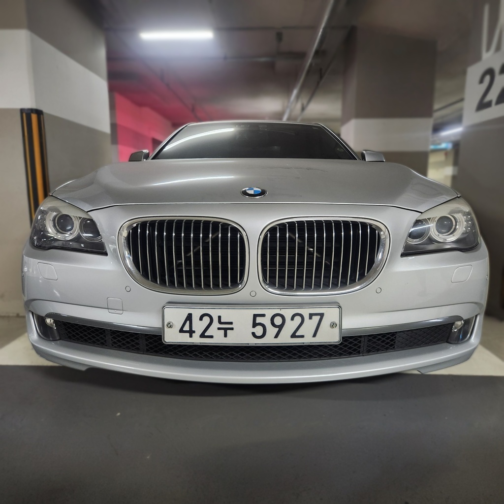 BMW 7 Series (F01)