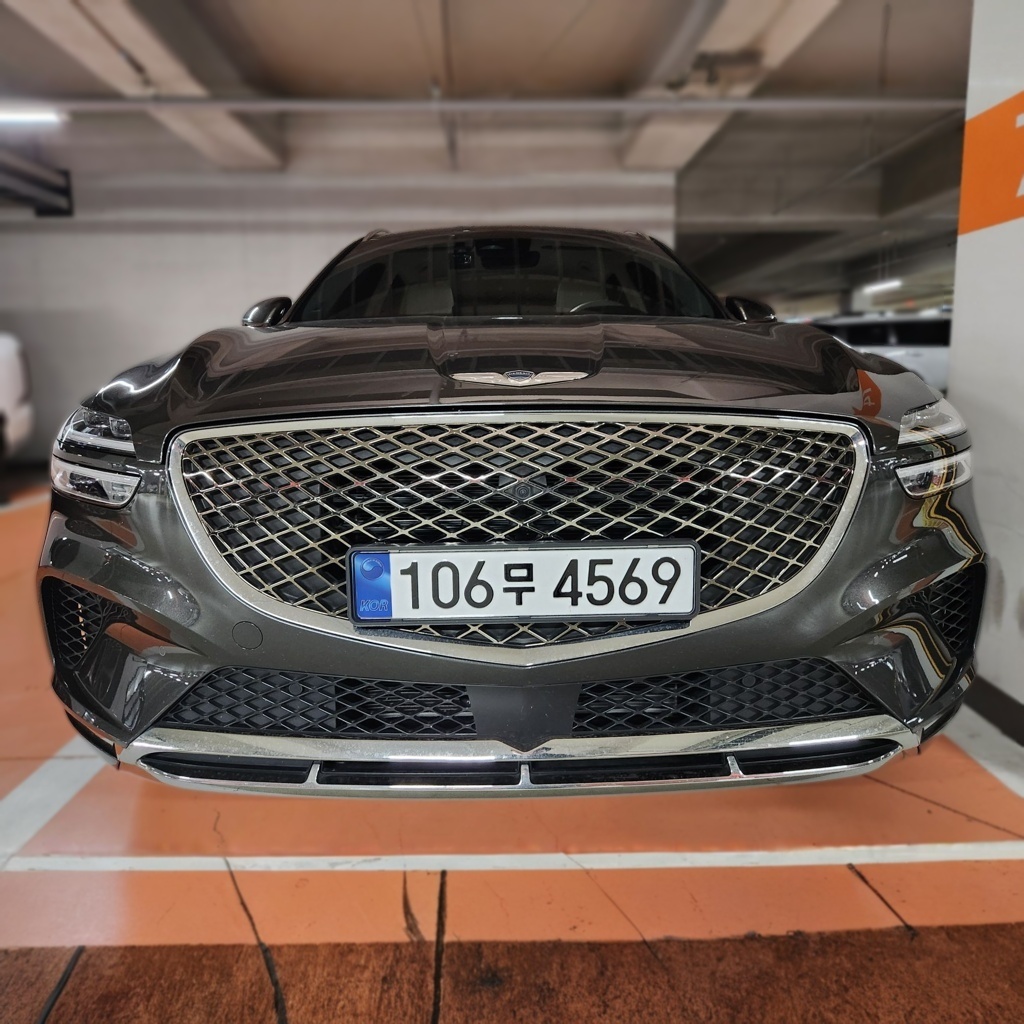 2023 GV70 2.5T GASOLINE 2WD — photograph 1 of 1