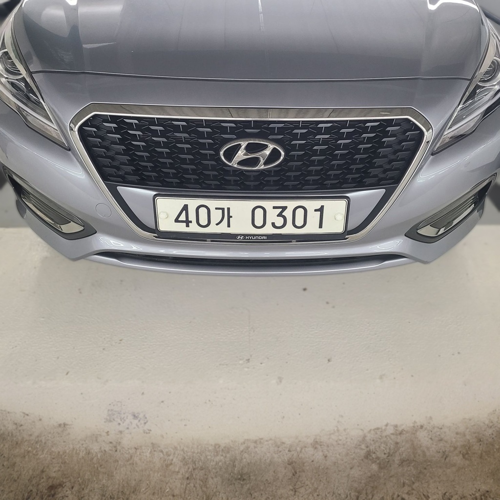 Hyundai LF Sonata Hybrid