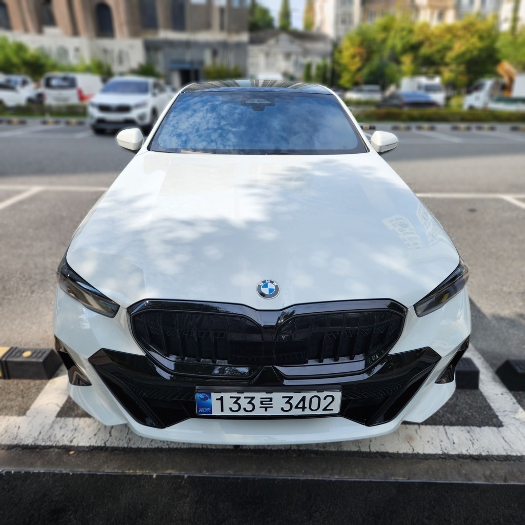 2025 BMW 5 SERIES (G60) 530i xDrive M SPORT PRO Special EDITION — photograph 1 of 1