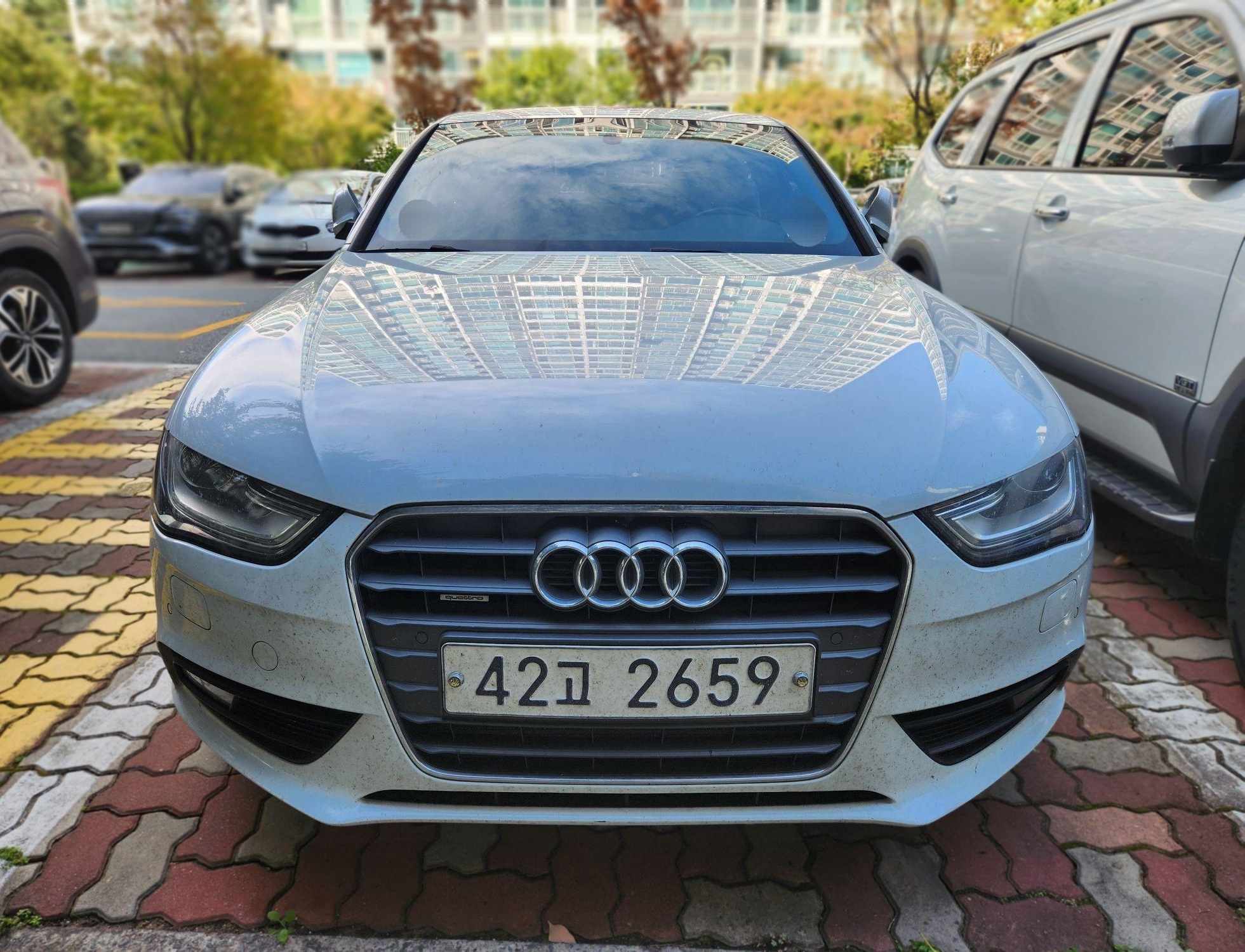 Audi A4 (B8)