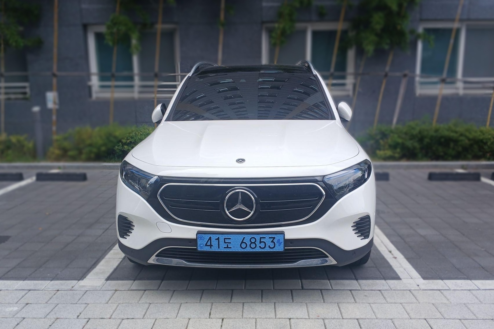 Mercedes-Benz EQB X243