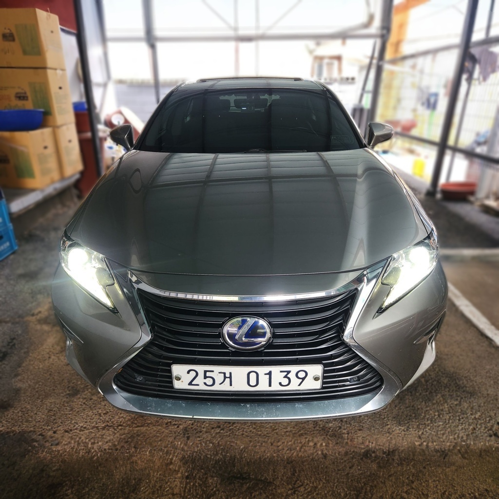 2016 LEXUS New ES300h Premium XV60 — Korean import available from KcarDeals