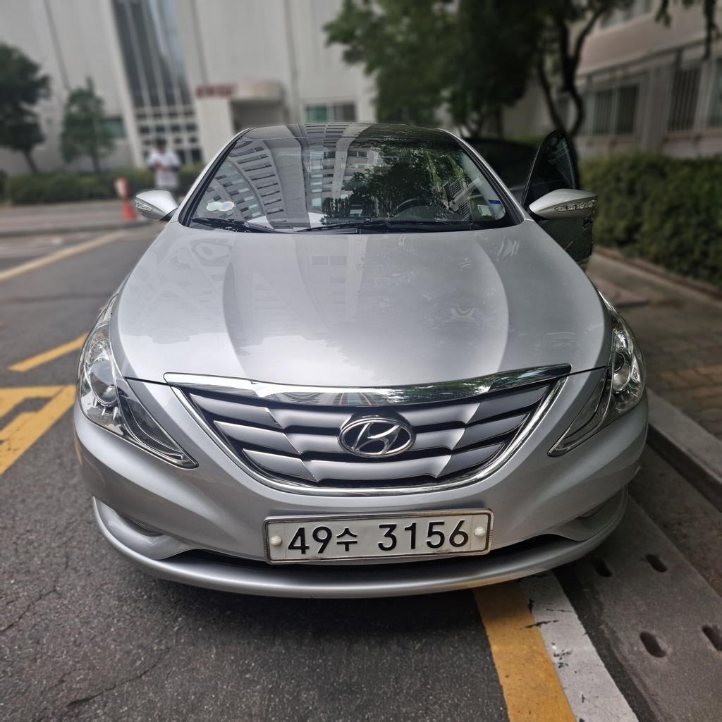 Hyundai YF Sonata