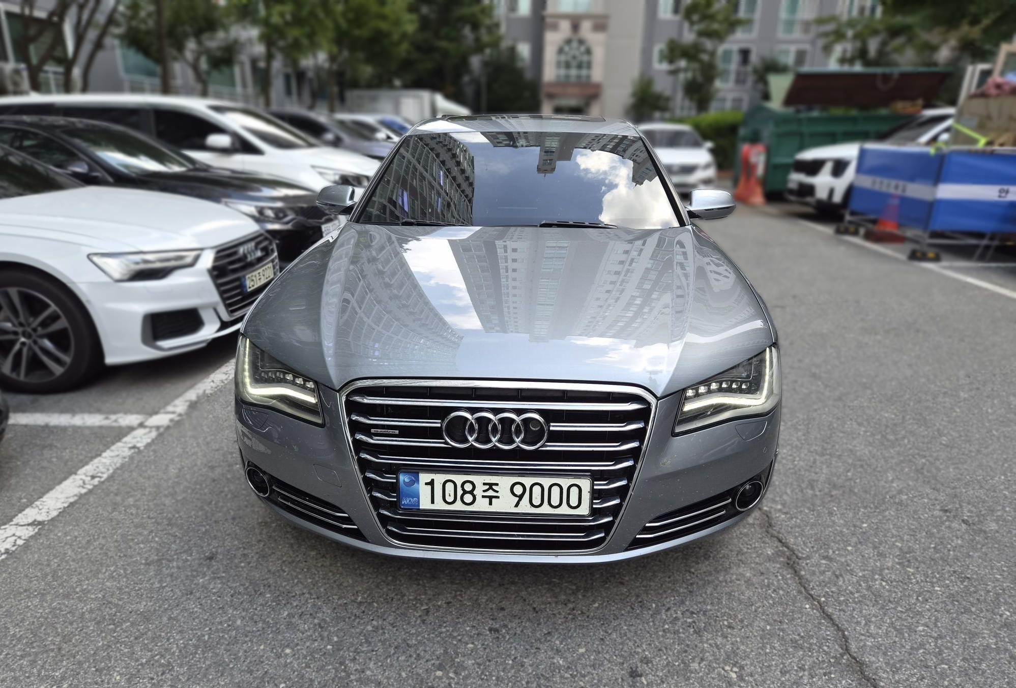 Audi A8 (D4)