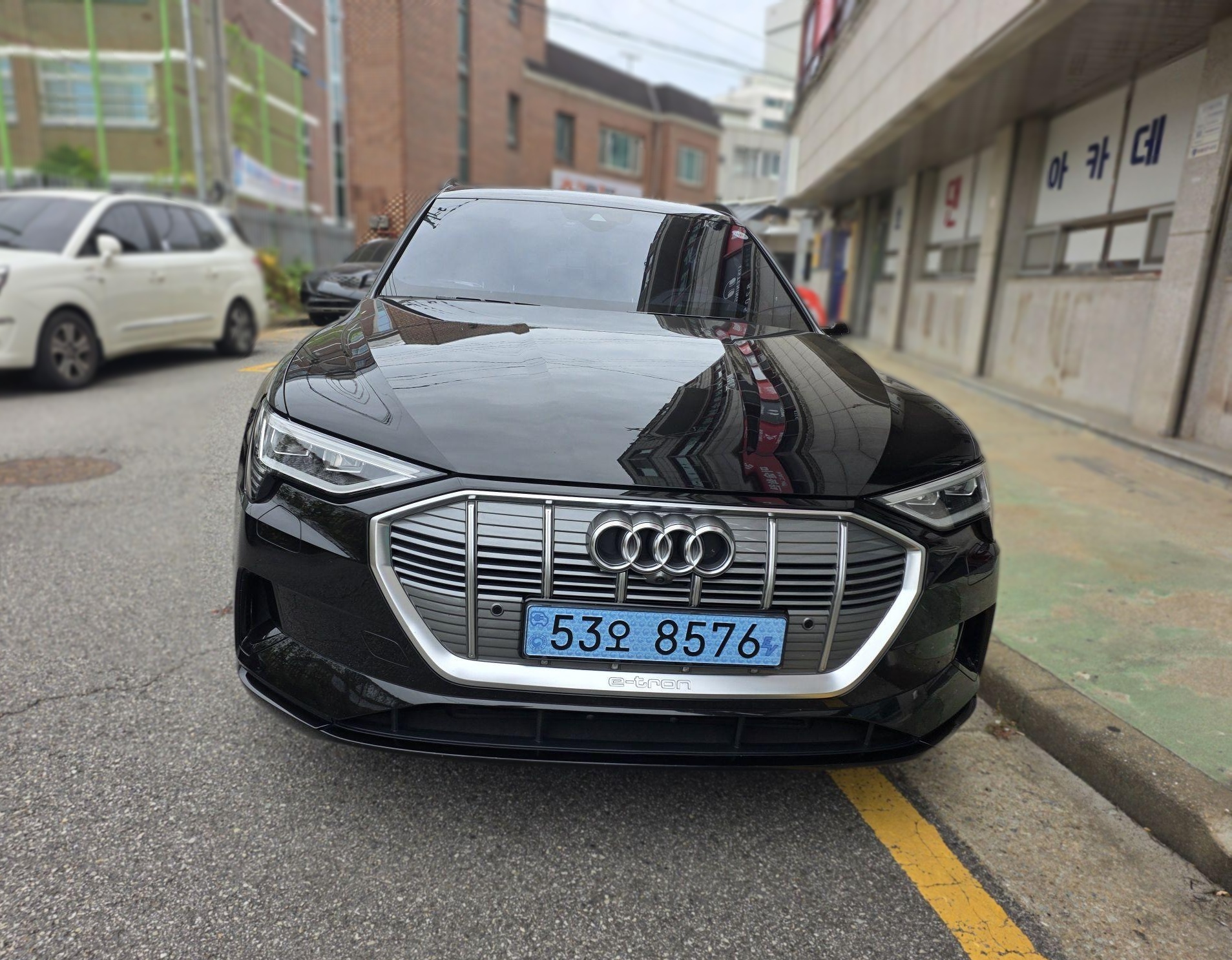 Audi e-tron