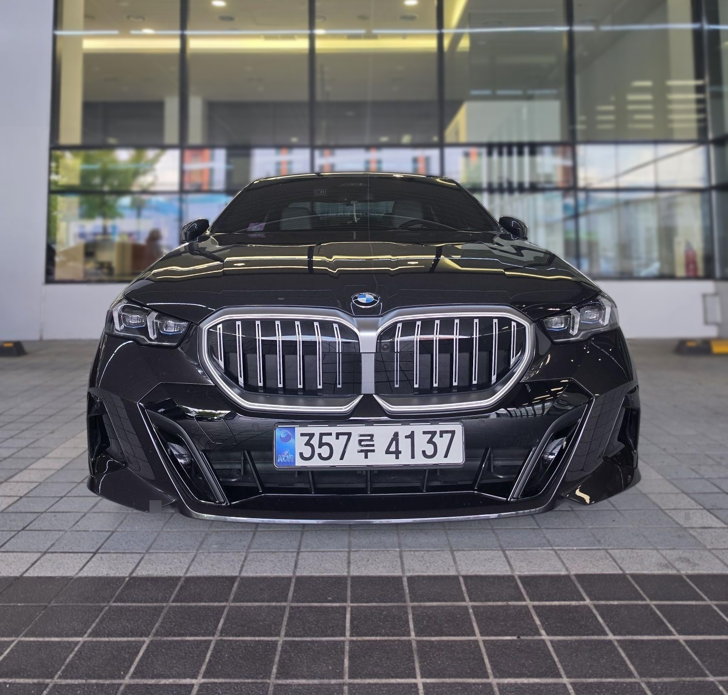 BMW 5 Series (G60)