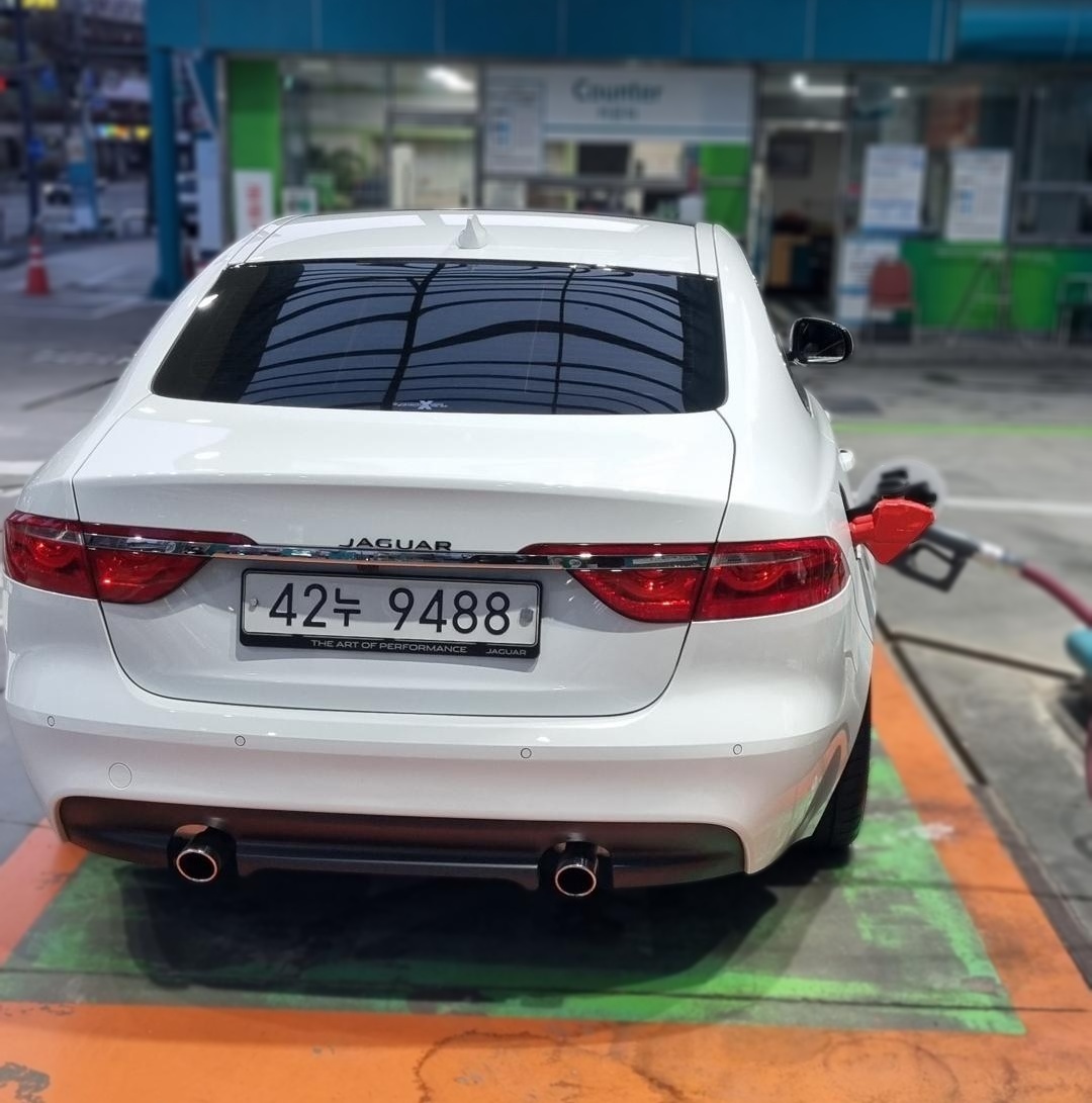 Jaguar XF (X260)