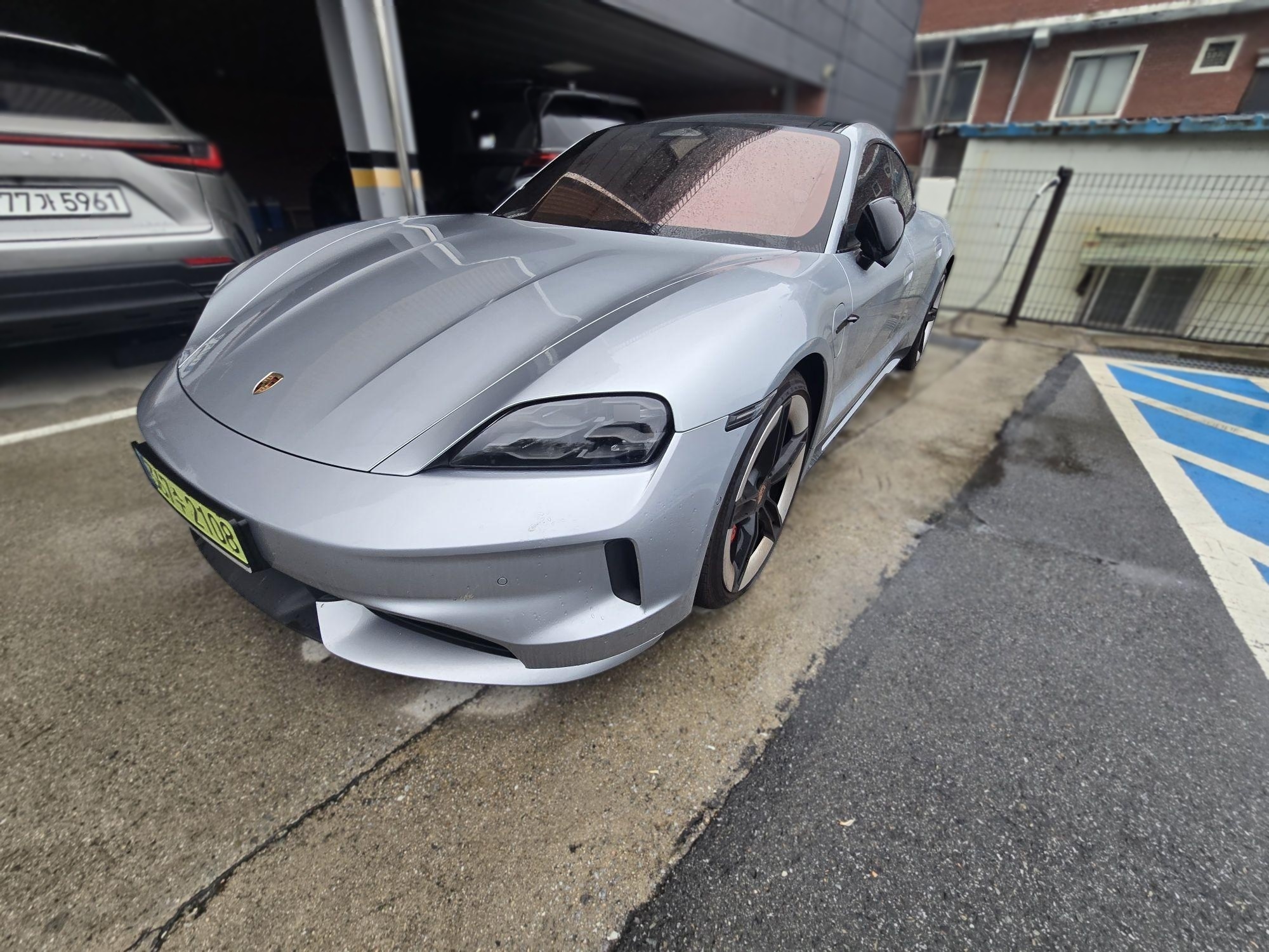 Porsche Taycan