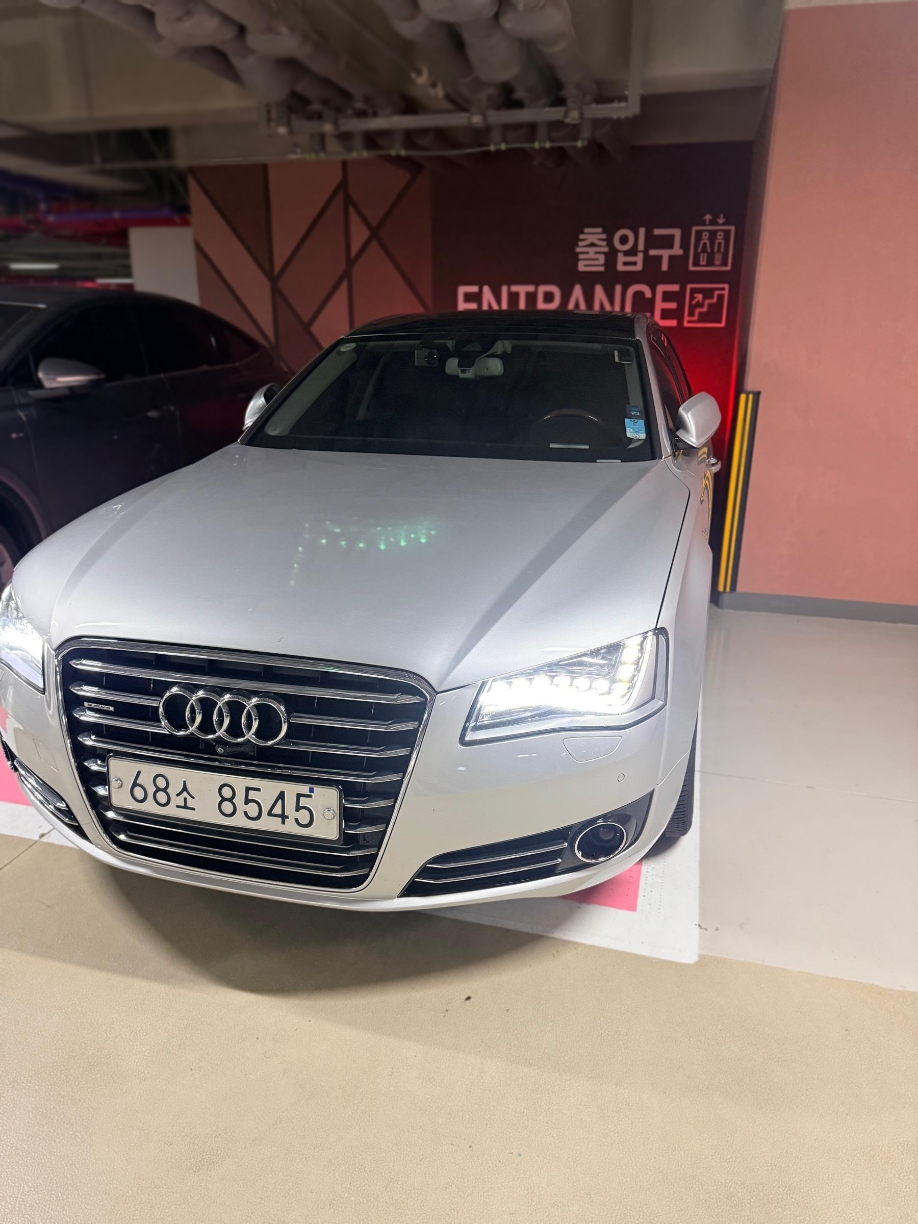 Audi A8 (D4)