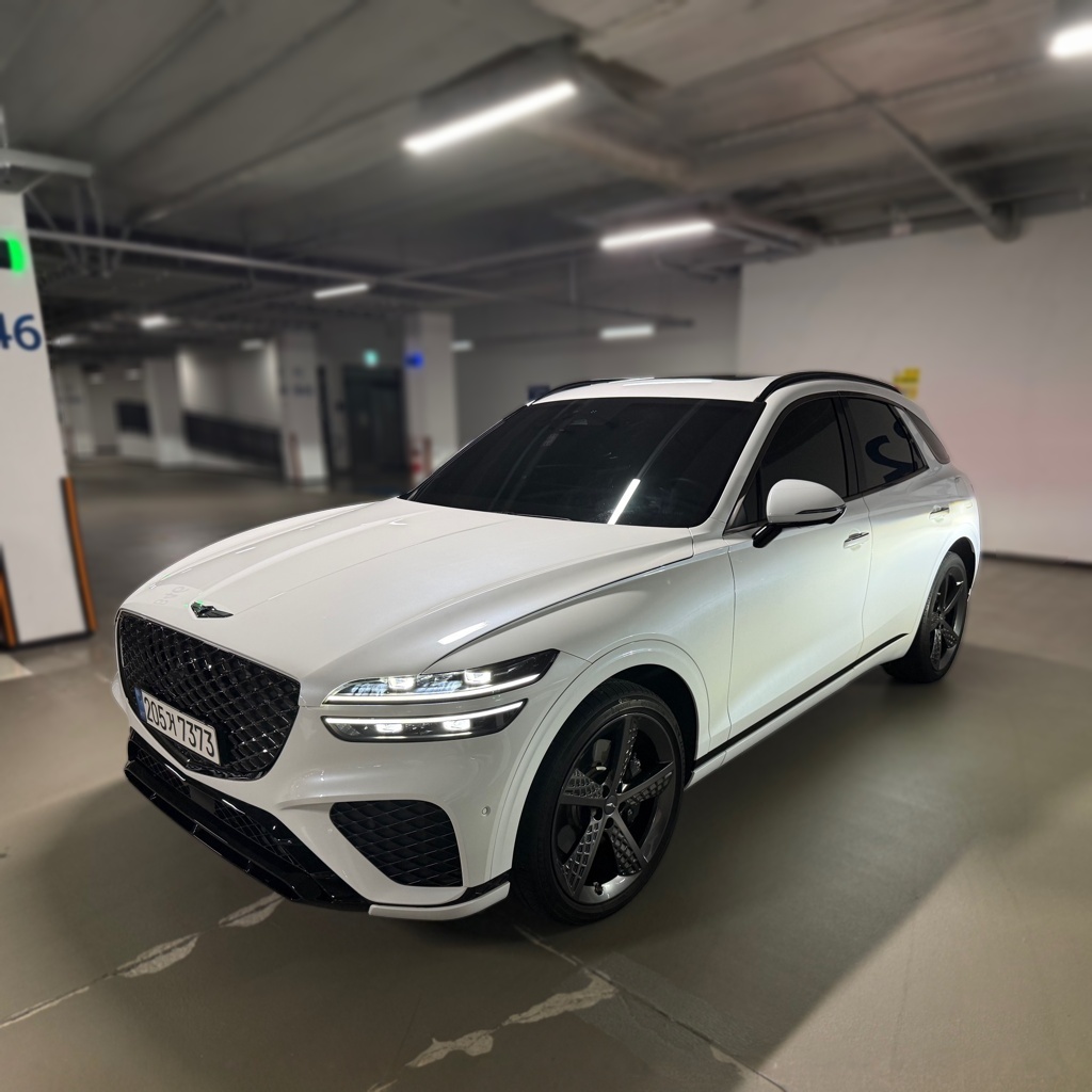 2023 GV70 2.5T GASOLINE 2WD — photograph 1 of 1