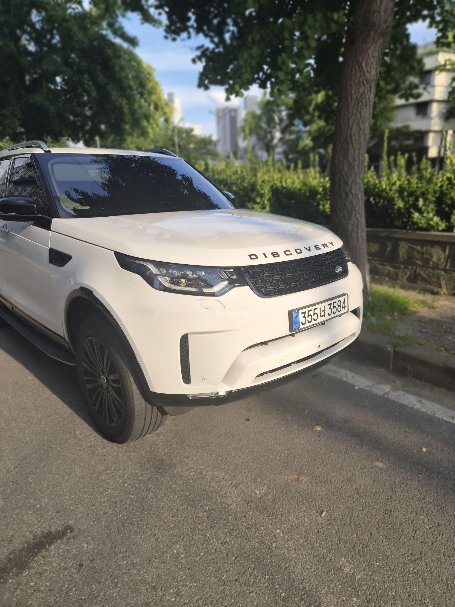 Land Rover Discovery 5
