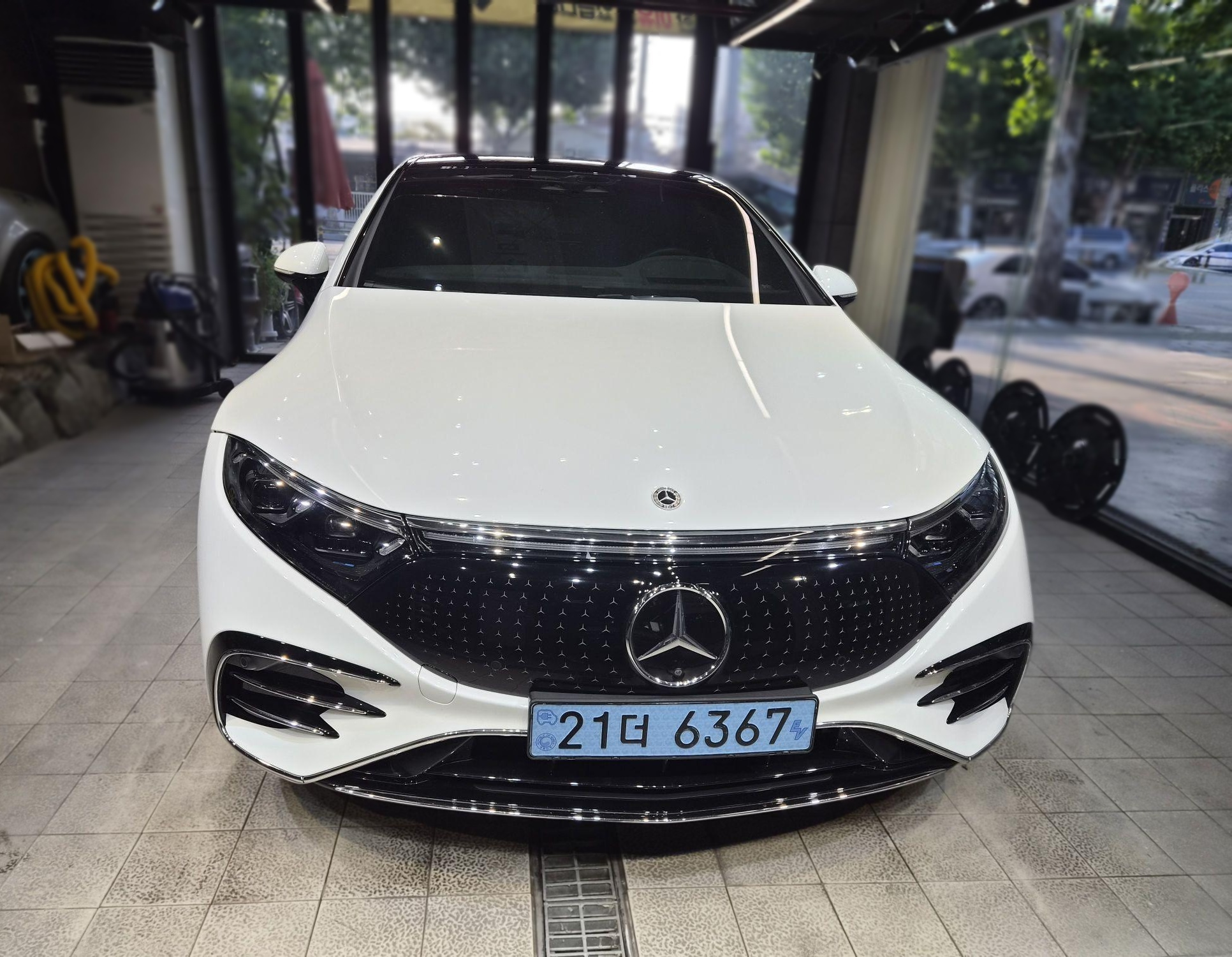 Mercedes-Benz EQS V297