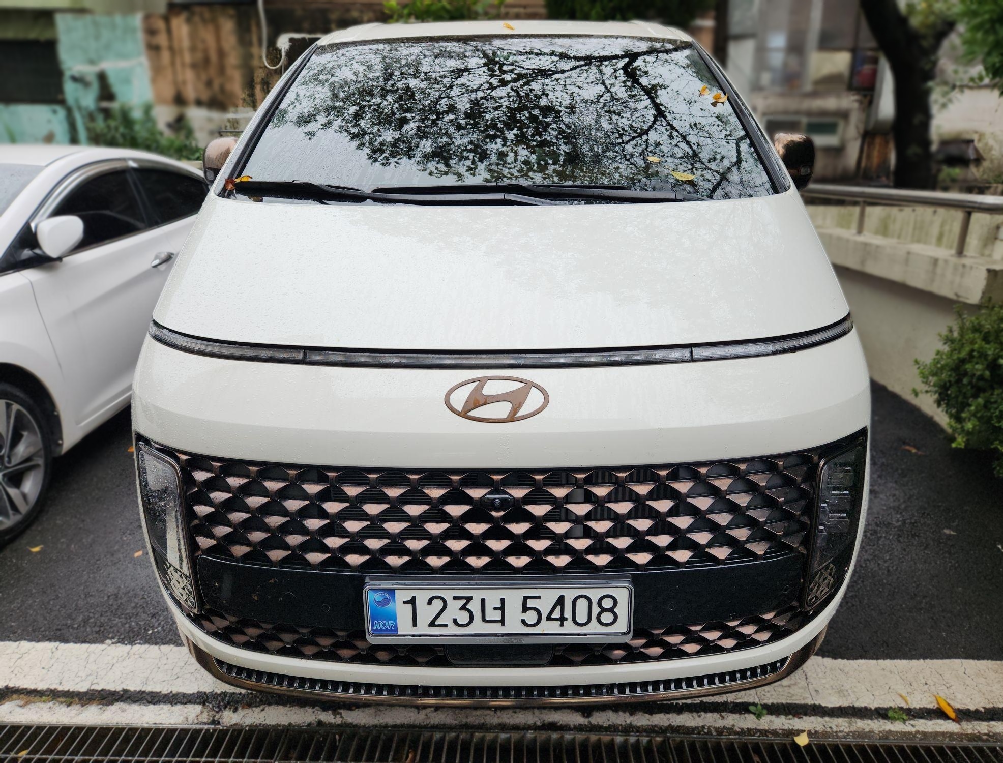 Hyundai Staria Hybrid