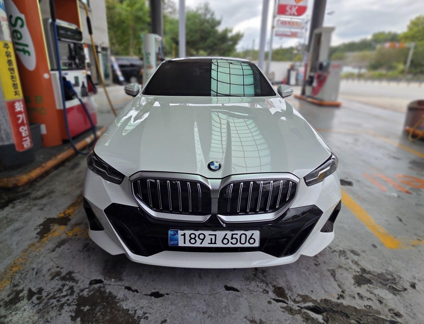 BMW 5 Series (G60)