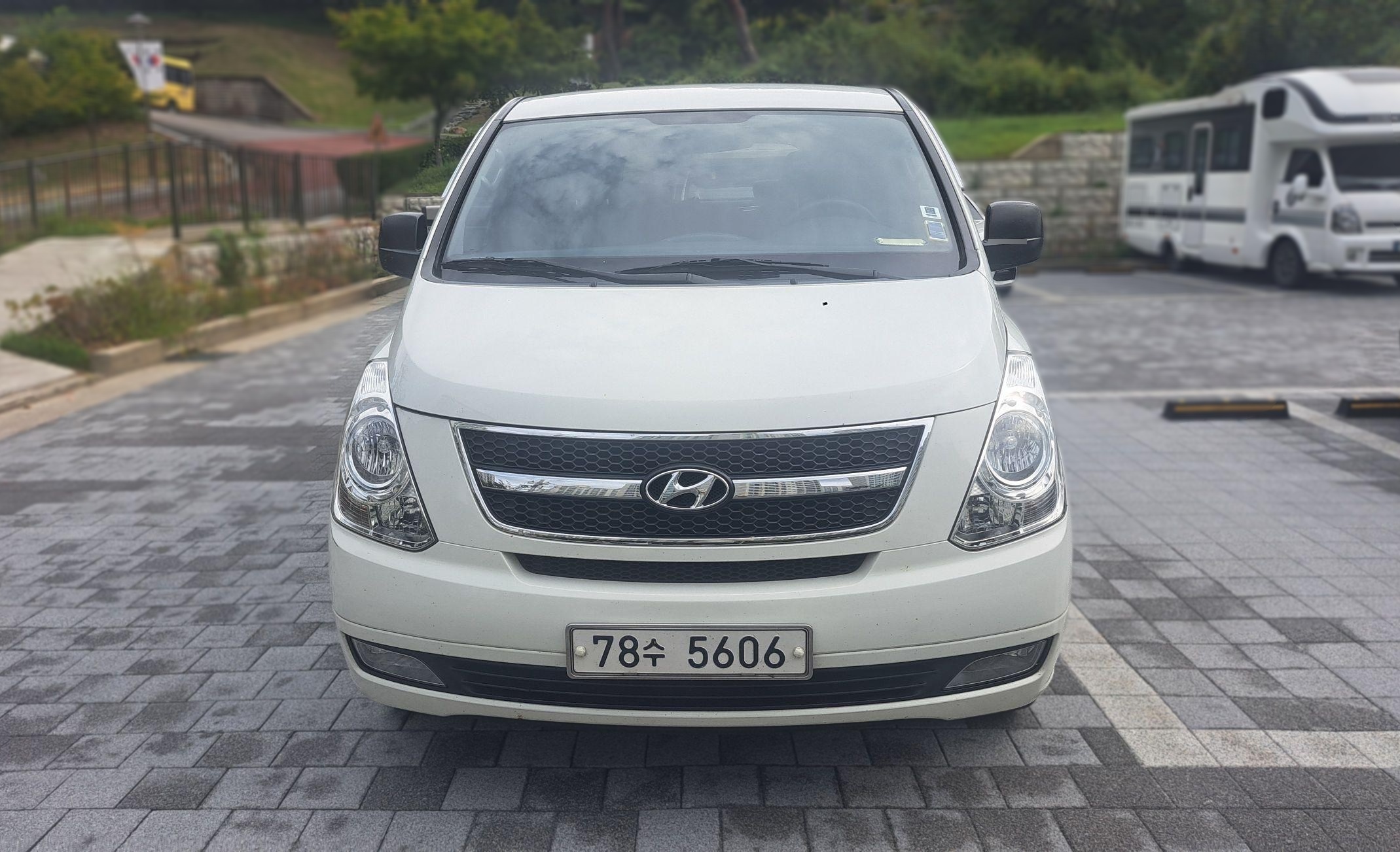 Hyundai Grand Starex