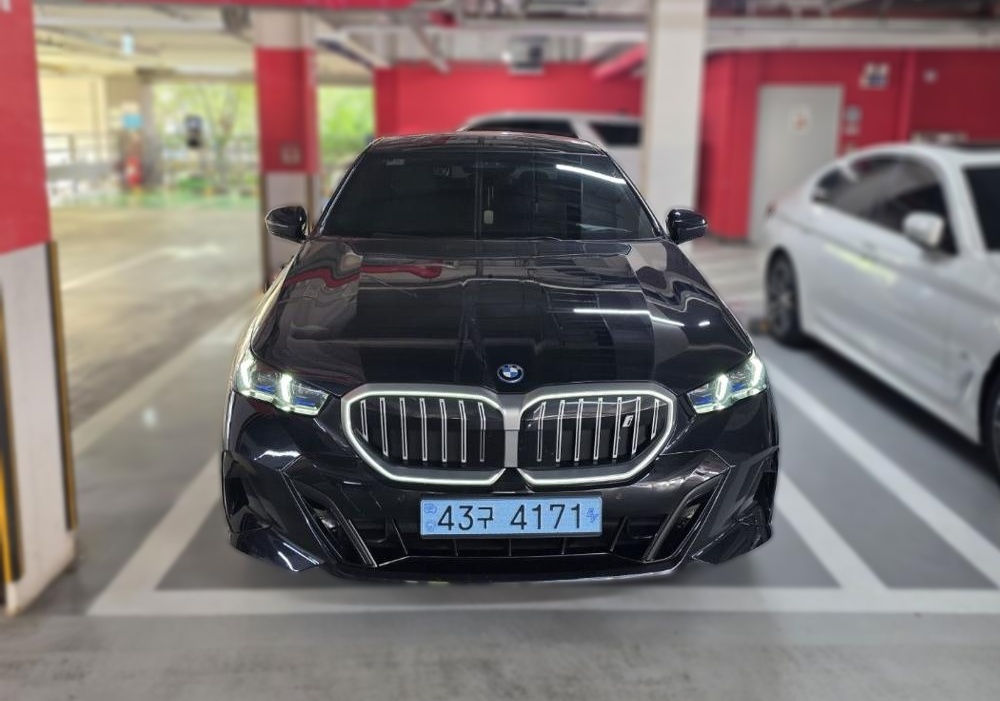 BMW i5
