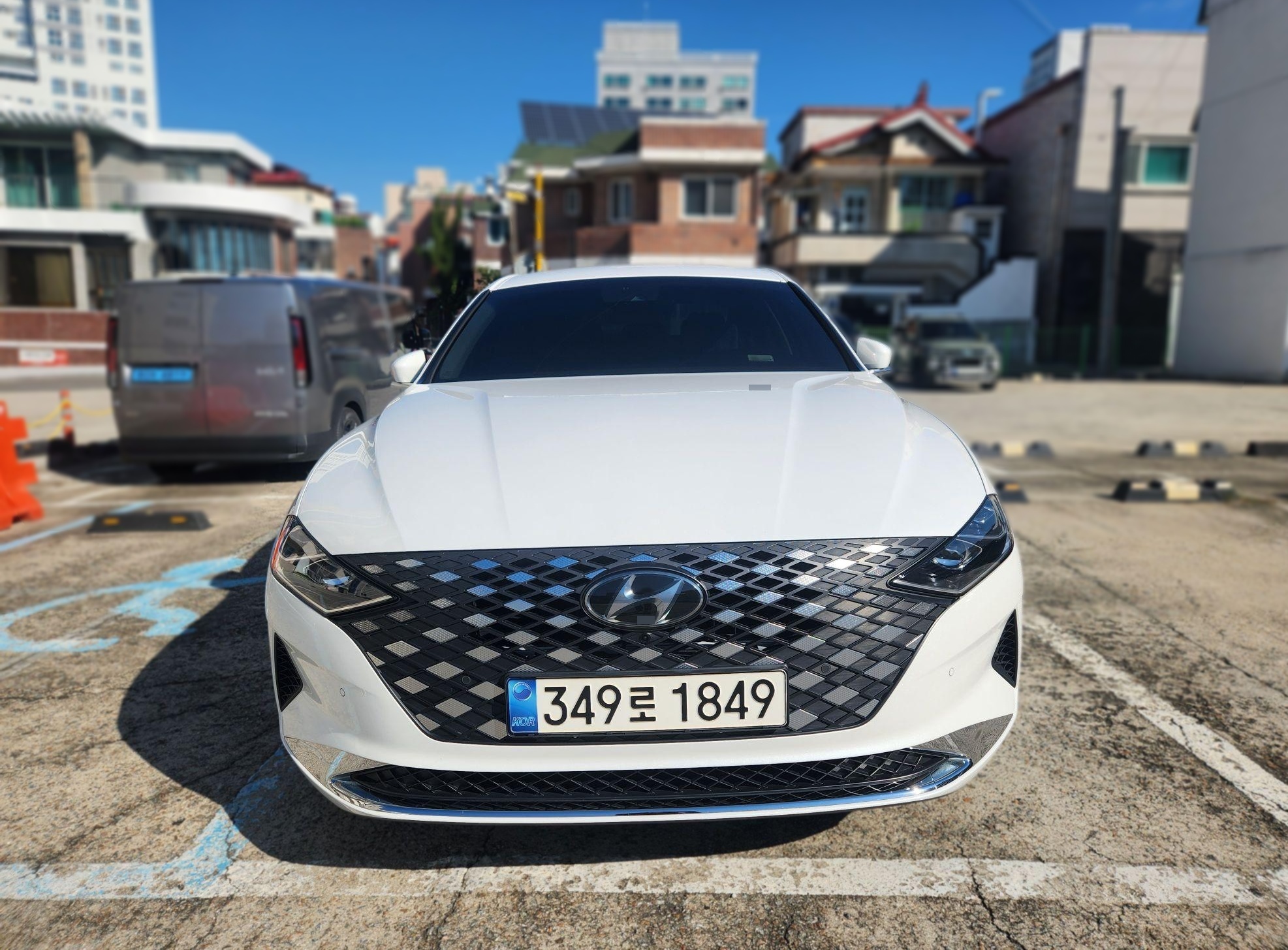 Hyundai The New Grandeur IG Hybrid