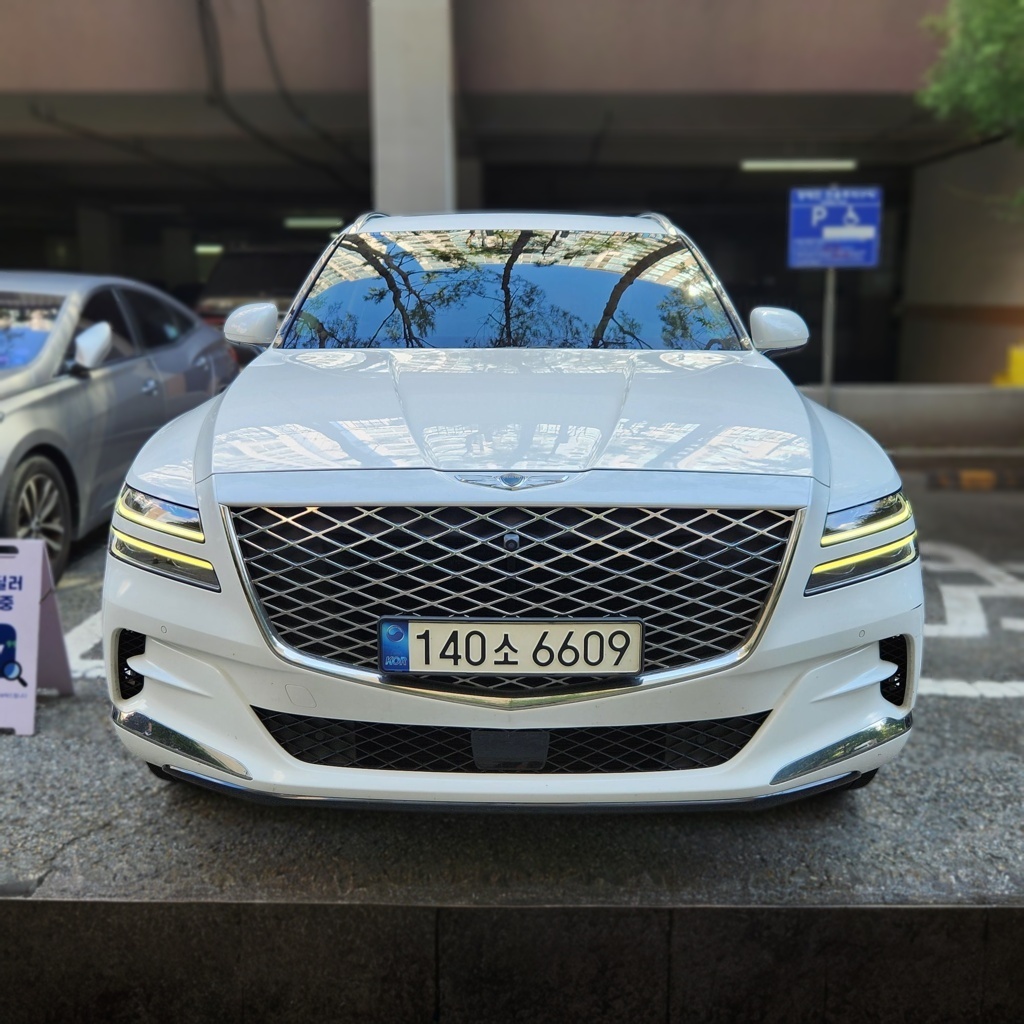 2022 Genesis GV80 2.5T Gasoline AWD — photograph 1 of 1