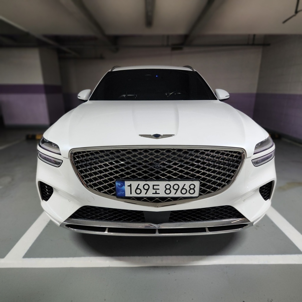 2023 Genesis GV70 2.5T Gasoline AWD — photograph 1 of 1