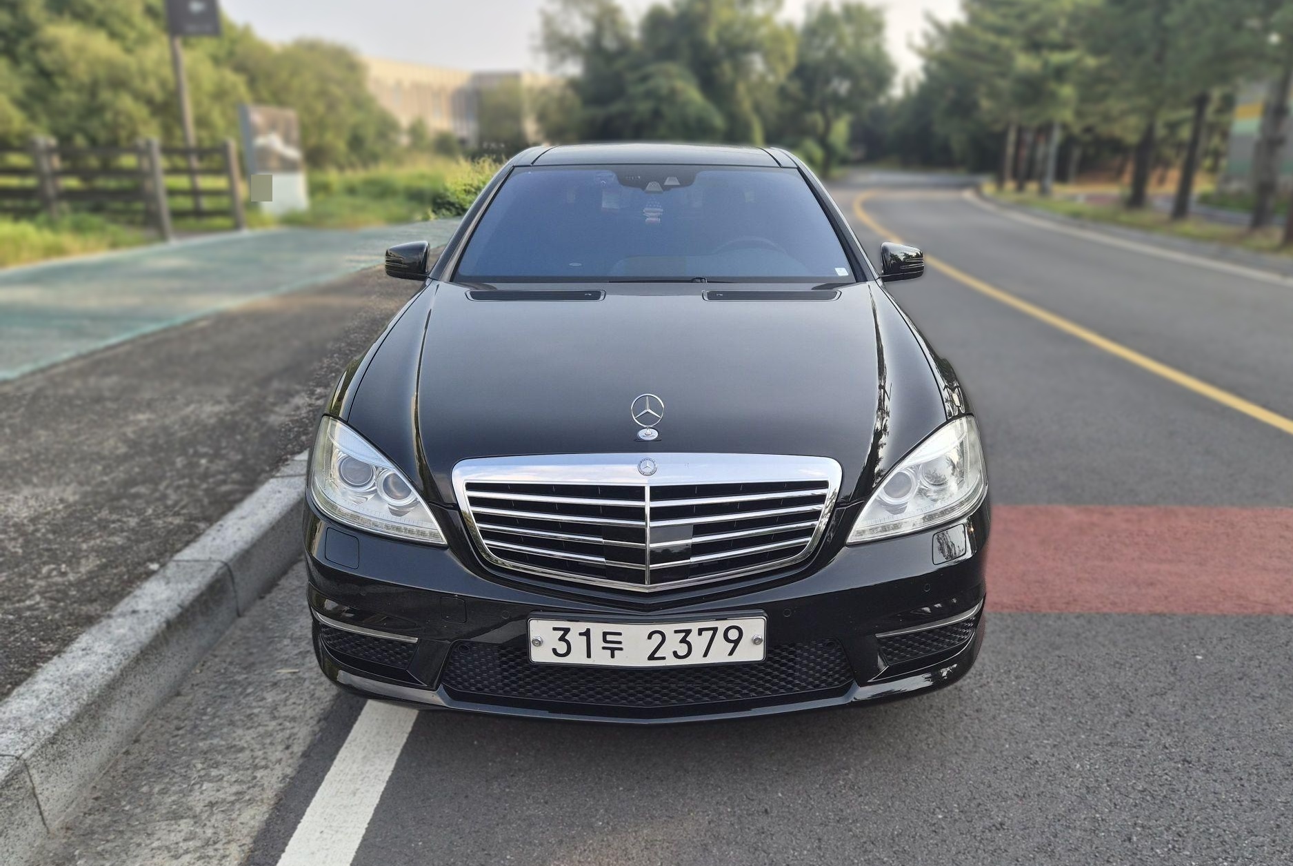 Mercedes-Benz S-Class (W221)