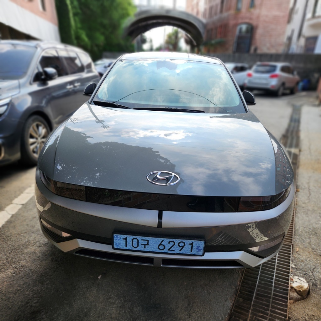 2023 Hyundai Ioniq 5 Long Range Commercial Long Range Package — photograph 1 of 1