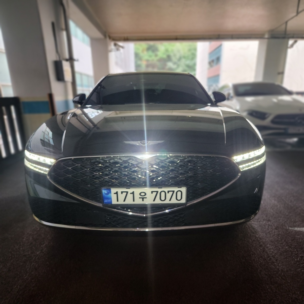 2022 Genesis G90 2 Generation (RS4) 3.5T Gasoline AWD — photograph 1 of 1