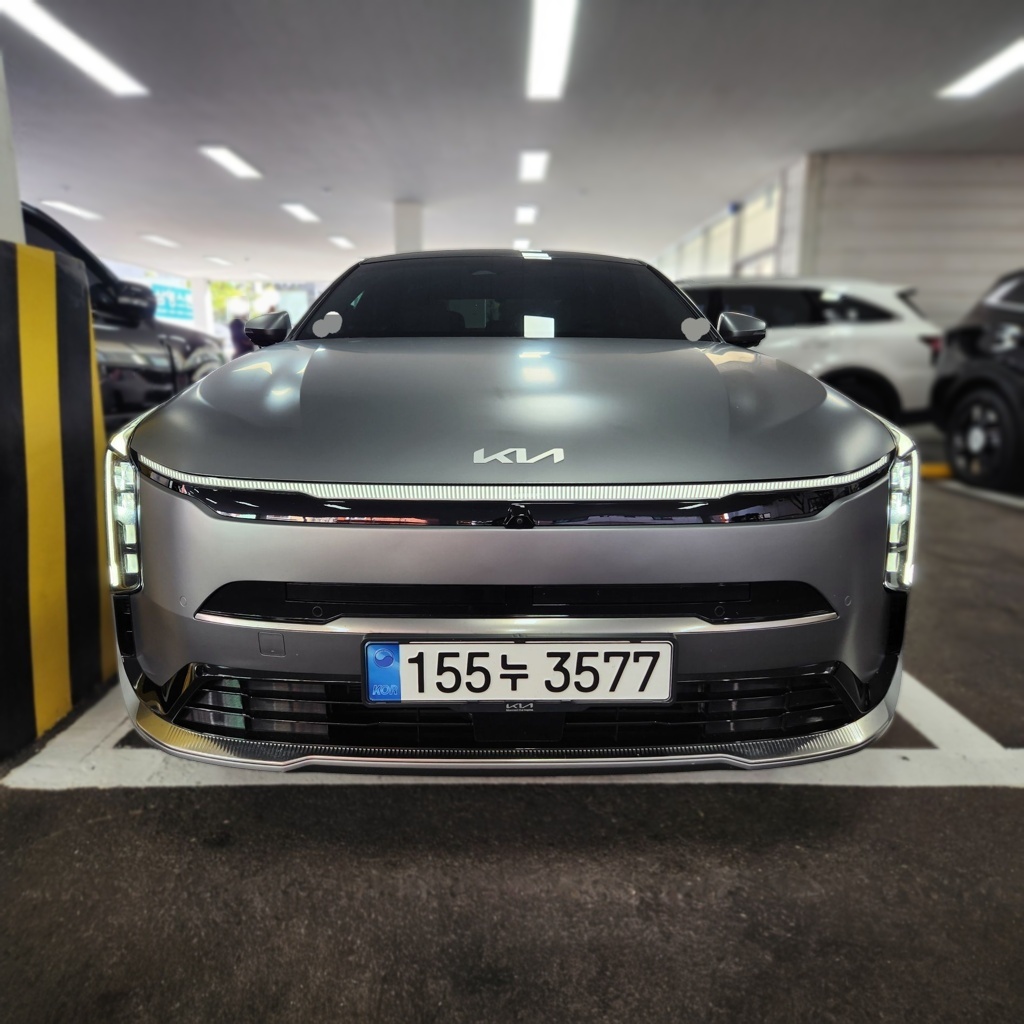 2025 Kia The New K8 1.6 TURBO Hybrid Signature — photograph 1 of 1
