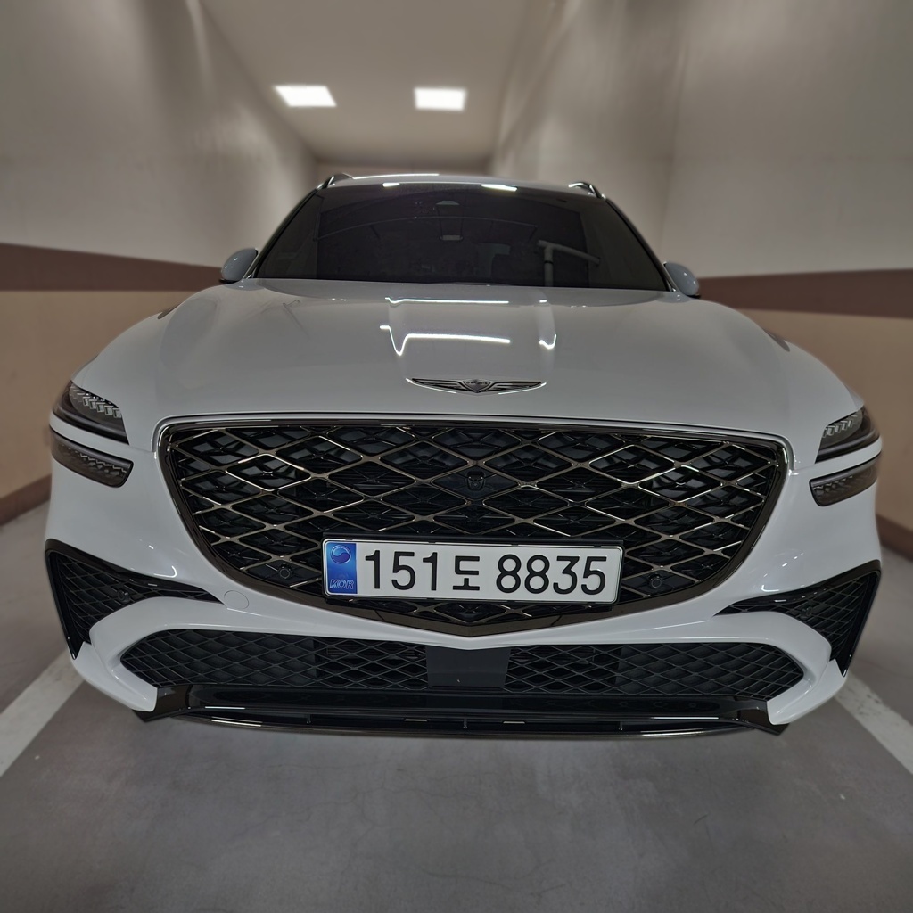 2025 Genesis GV70 FL 2.5T GASOLINE 2WD Sports — photograph 1 of 1