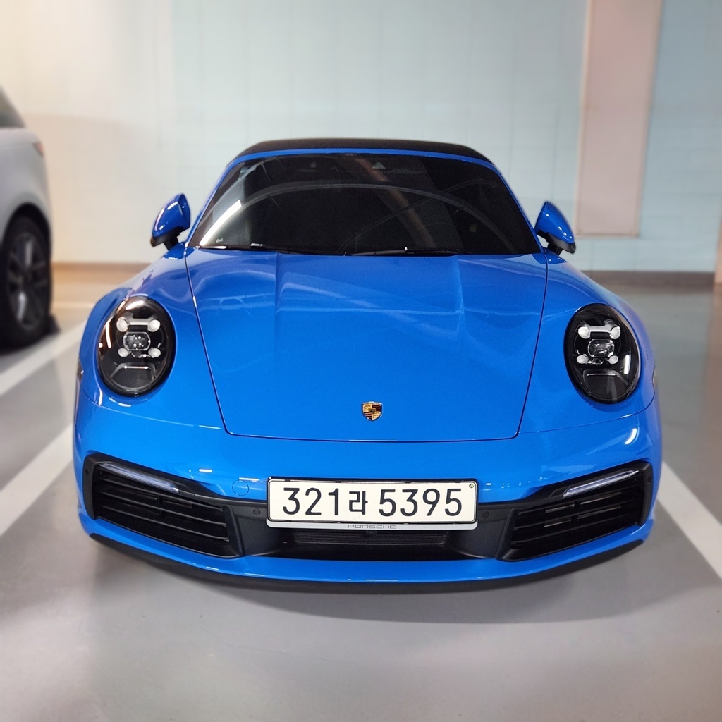 2024 Porsche 911 (992) Carrera 4 Cabriolet — photograph 1 of 1
