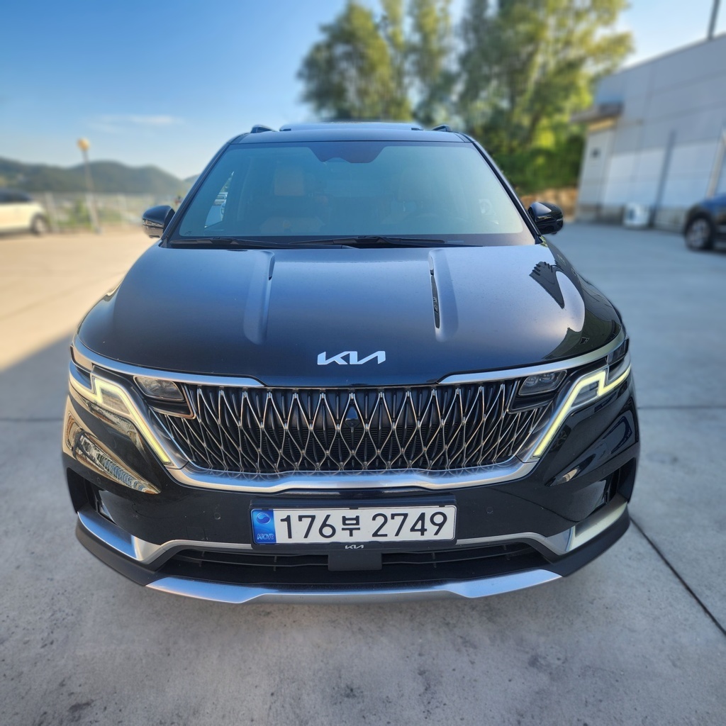 2023 Kia CARNIVAL 4 Generation Gasoline 9-seater Signature — photograph 1 of 1