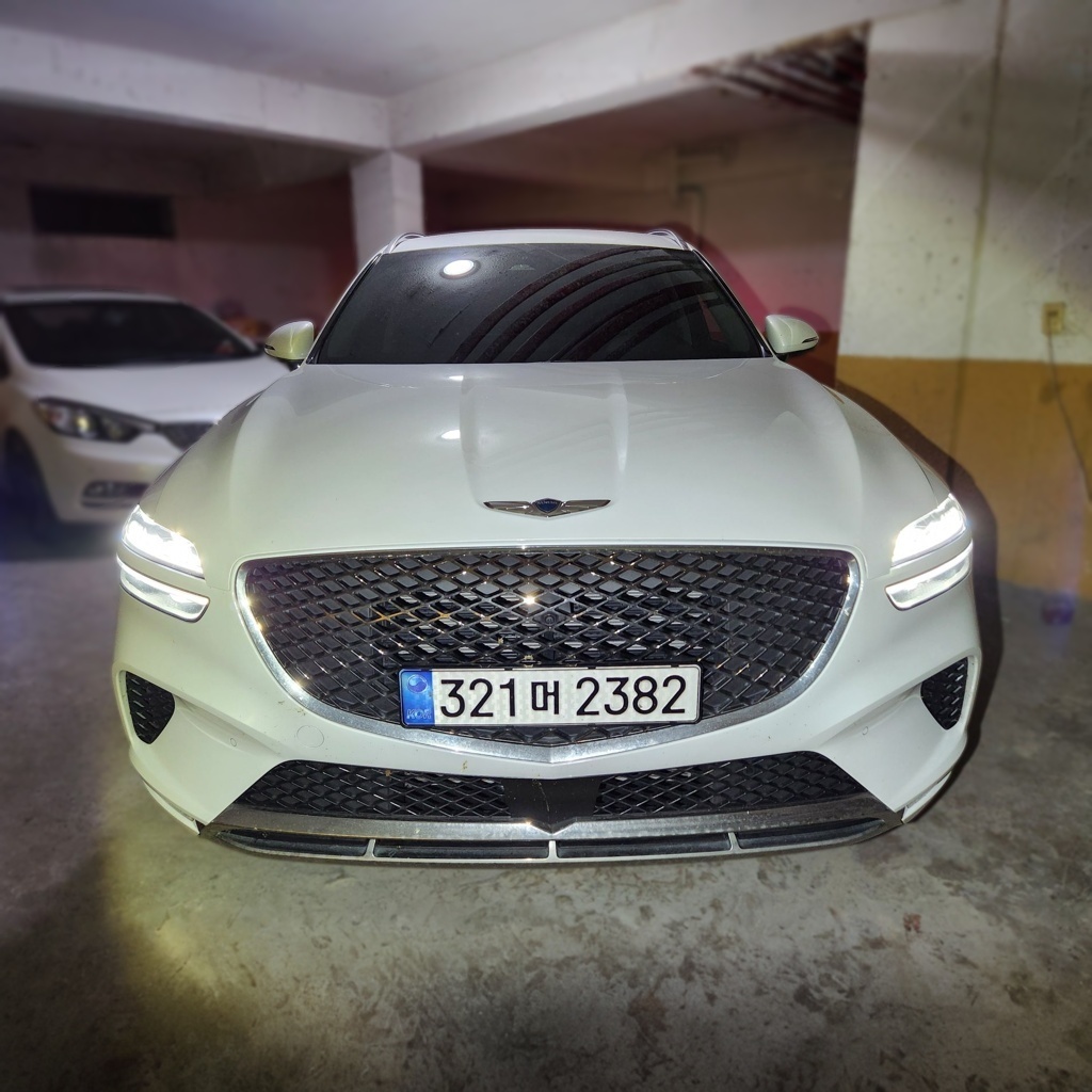 2023 Genesis GV70 2.5T GASOLINE 2WD — photograph 1 of 1