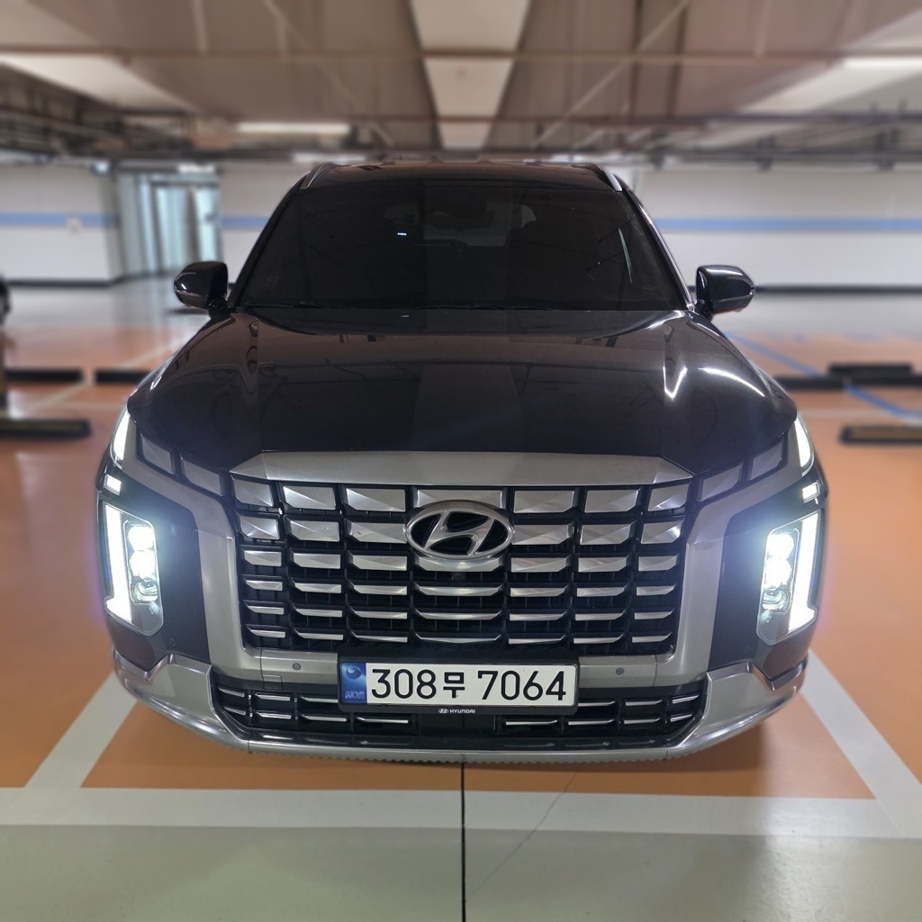 2023 Hyundai DIESEL 2.2 2WD Calligraphy (7 Seater) — photograph 1 of 1